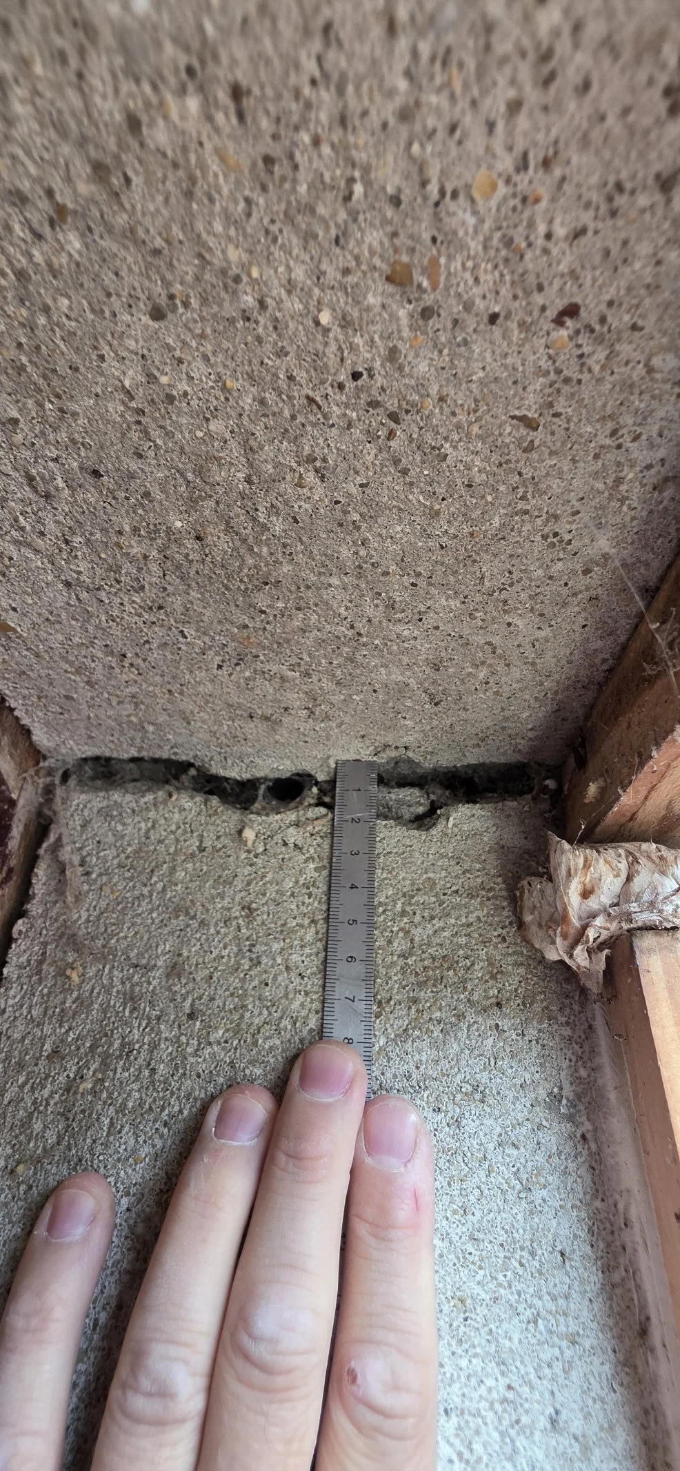 Fissure en façade : que révèle son tracé sur la cause ?