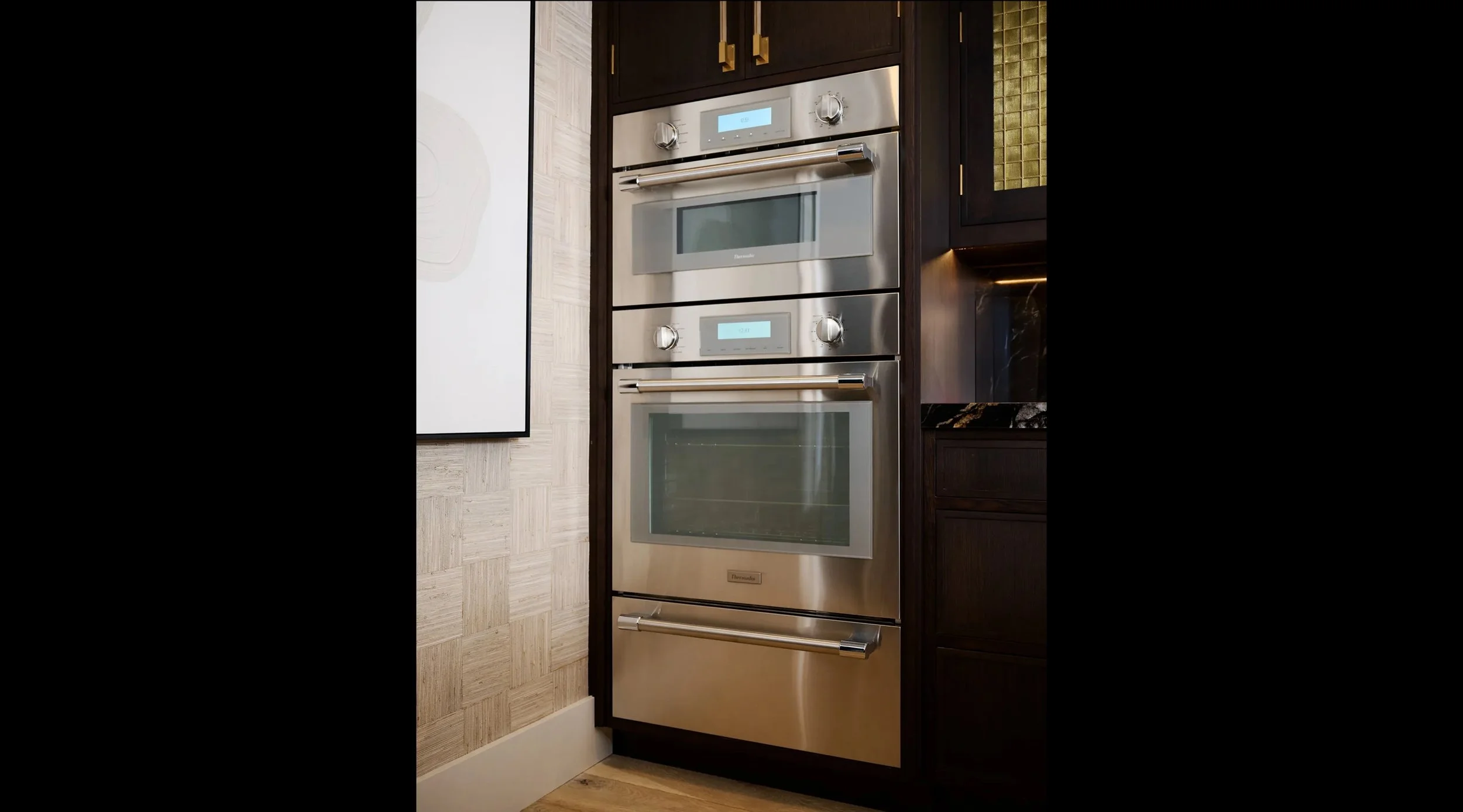 27756540_thermador-kips-bay-new-york-decorator-show-house-christopher-peacock-triple-speed-oven_1155x640.jpg