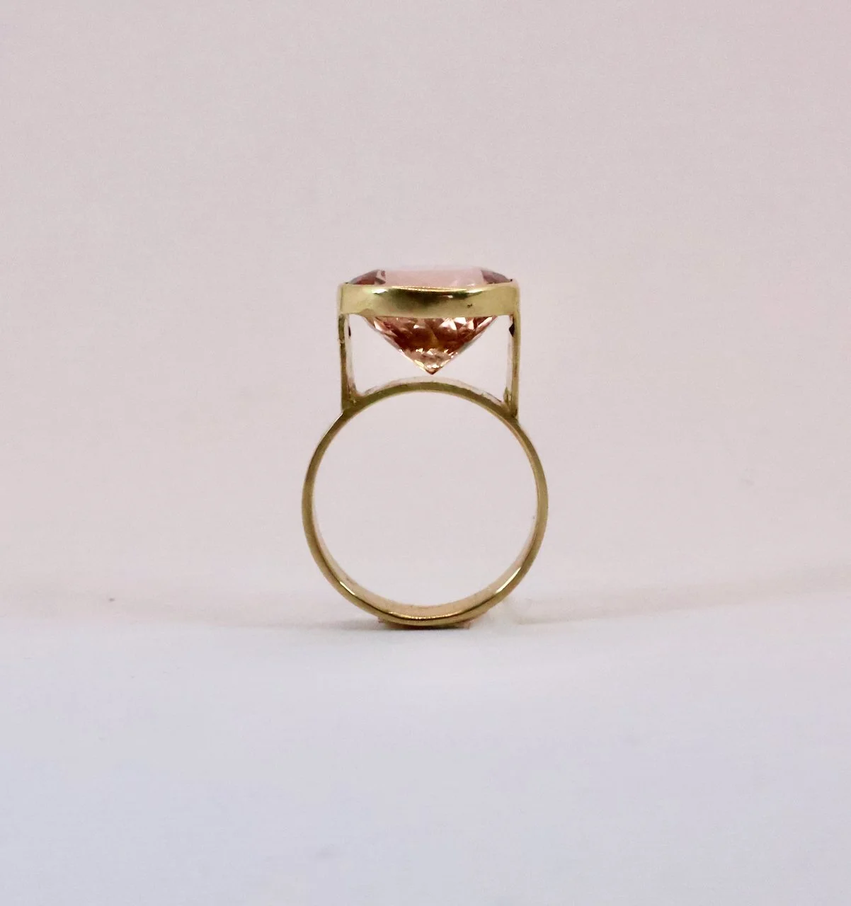 Cocktail Ring. Morganite & 18ct Gold