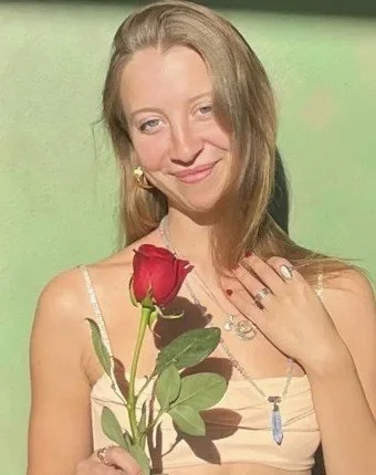 PleasureFWRD Wellness Collaborator- Darina offers personalized guidance, practical accountability, and sustainable habits designed to support how you want to feel in your everyday life.