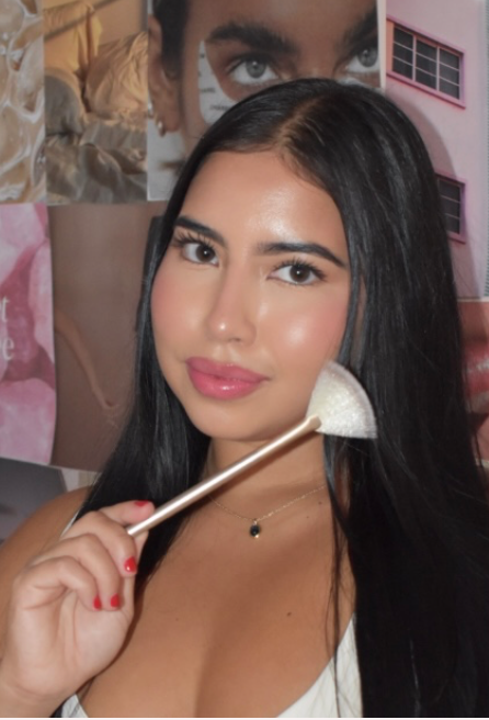 Aesthetics by Dulce K the trusted licensed aesthetician by women in Chicago. Specializing in holistic skin care treatments, non-invasive body contouring, and waxing services. 