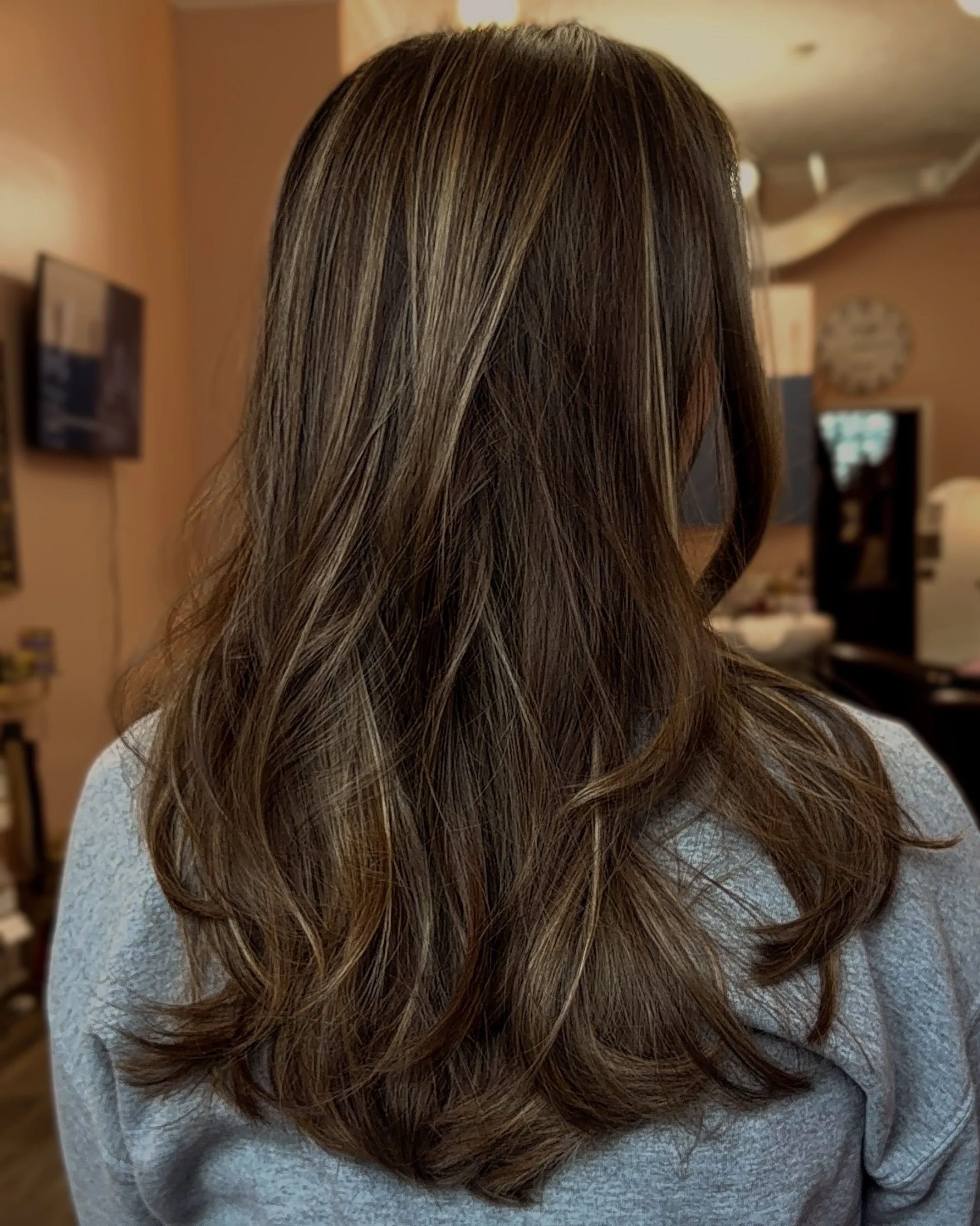 In loveee with the result of this Blonde Works. 

Our service encompasses a full head of highlights, gloss and style. Blonde isn&rsquo;t a single destination; it has range. 

Swipe to see the before 😇 

Love this color? Message us to book! 

#wildro