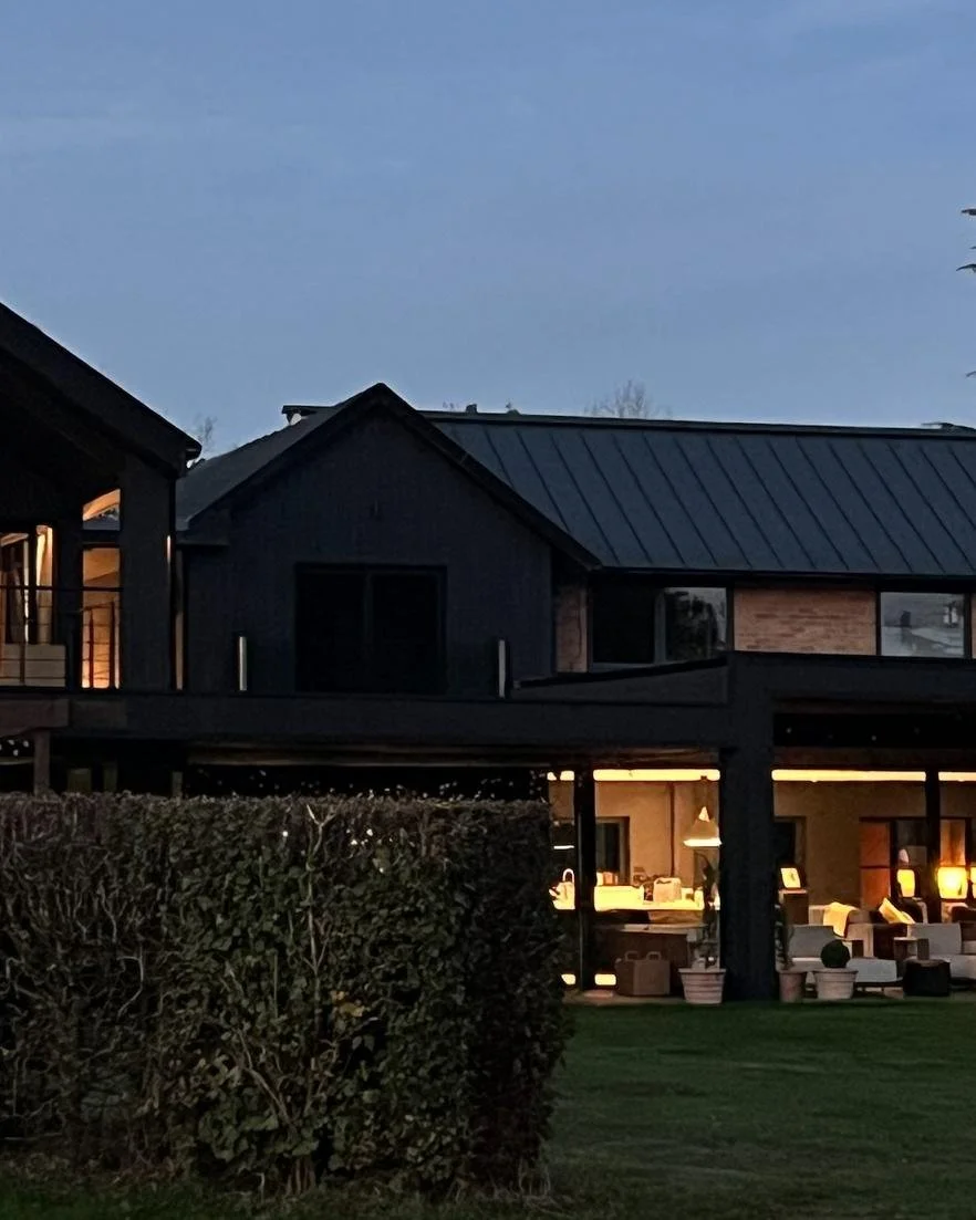 Evenings settle softly here. 
A quiet lakeside escape in the Worcestershire countryside.