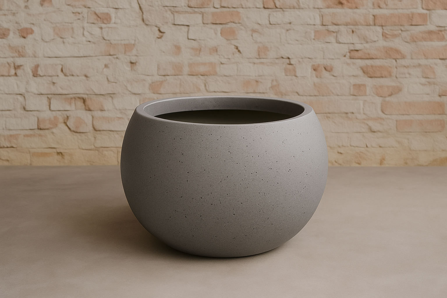 The Harlow Fiberglass Planter