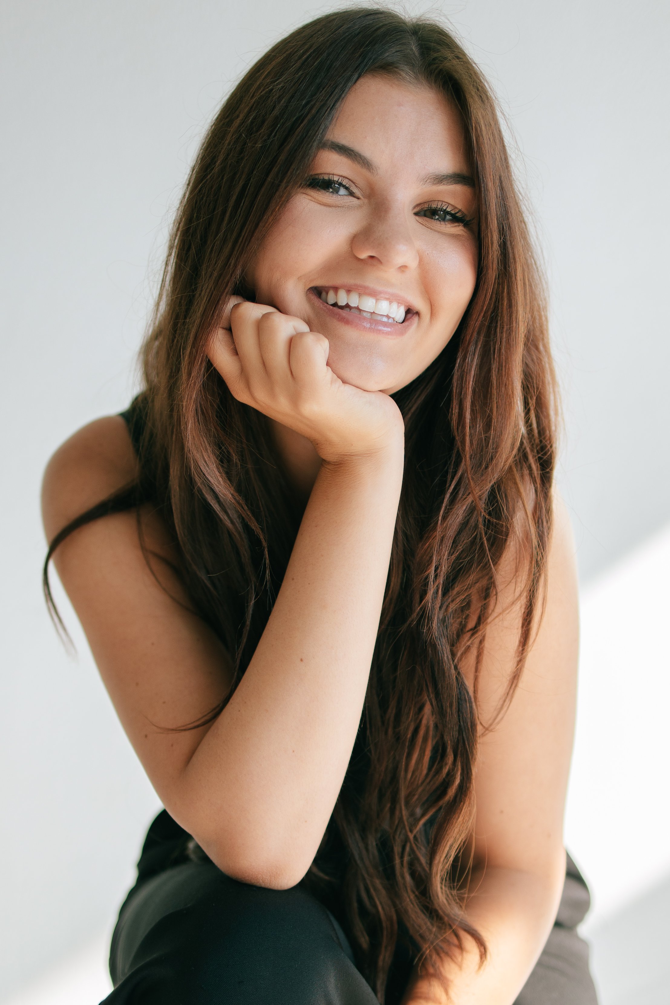 MAGGIE JONES