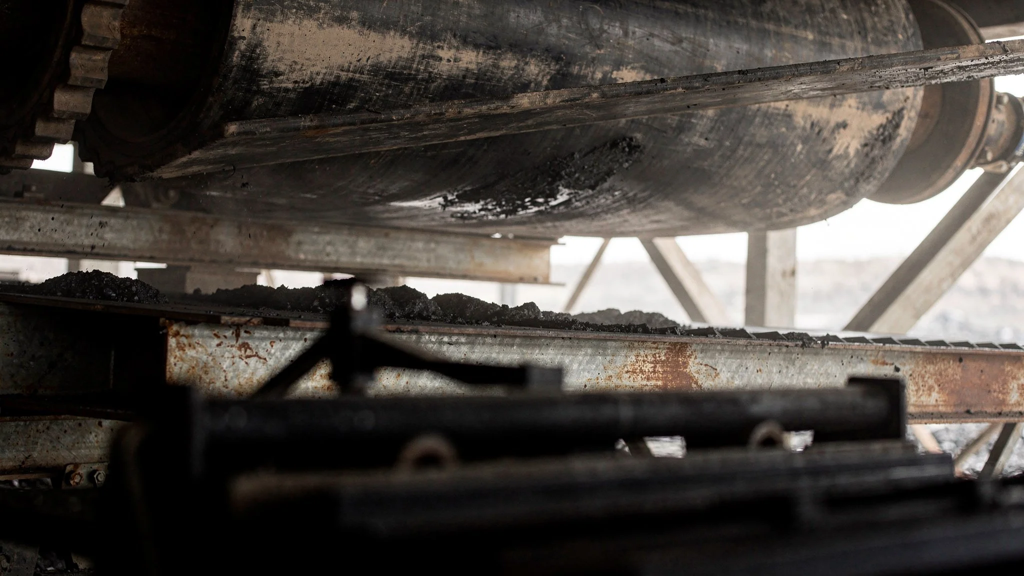 Conveyor Blade Life: Your Tensioner Is Raising the Pressure