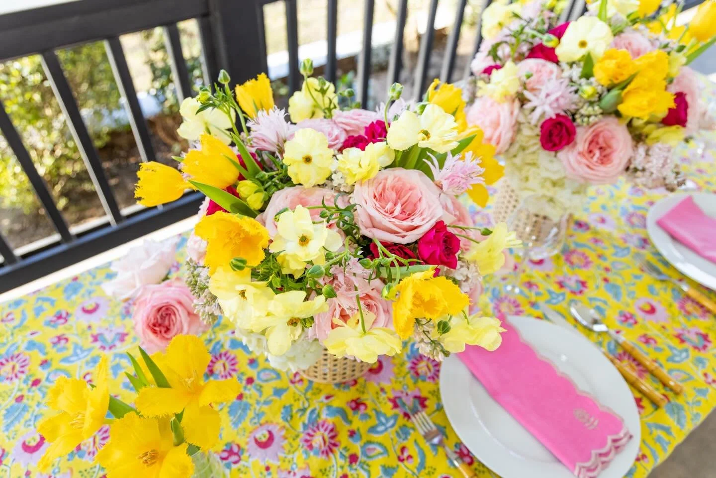 Easter is less than 2 weeks away y&rsquo;all!🐣

This design brings bright, warm colors to playful, dancing patterns. To us, this screams spring! And with it, all the lovely moments shared together with family and friends💛

#floraldesign #eventdesig