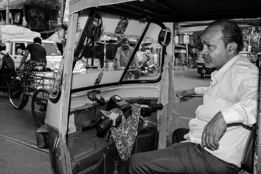 Shooting street photography with a flash - Beginner hands on