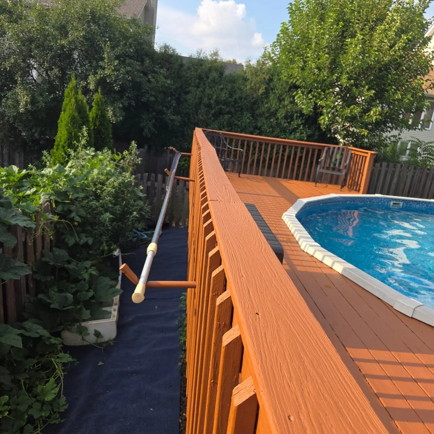 Replaced several boards and fastened everyboard with new galvanized screws.. #behrstain #carpentry #deckstaining