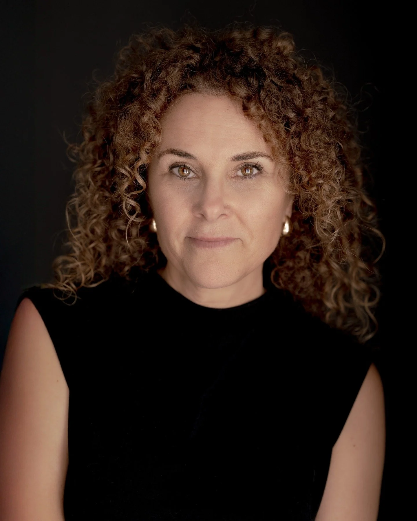 Guess why one of our sayings during a shoot is &quot;Be sure to get little Debbies&quot;.

In Frame: @debbieleanneportraits 
#ProfessionalHeadshots #YorktownHeadshots #StudioHeadshots #AuthenticHeadshots #757Business #VirginiaPhotographer #ModernPort