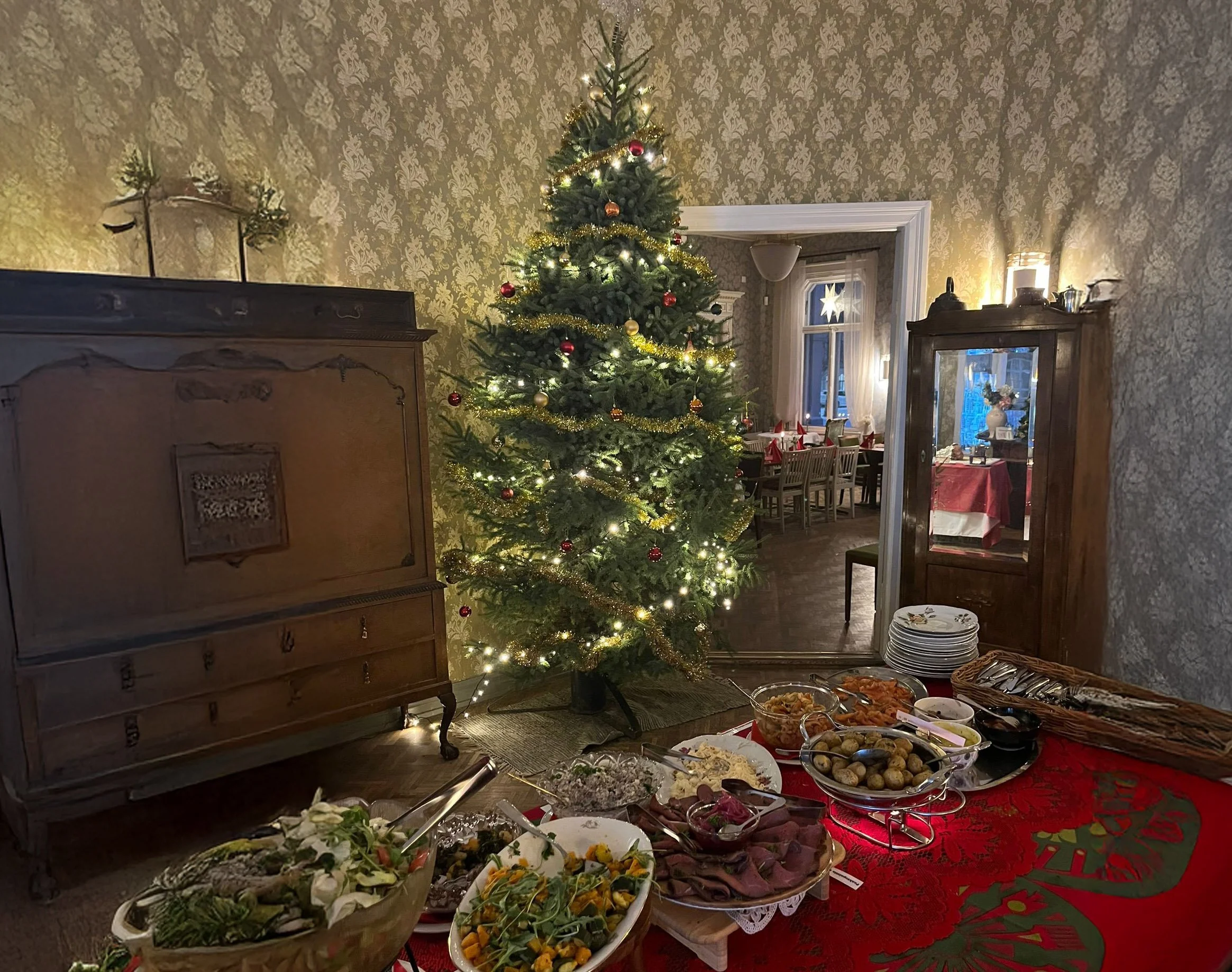 Koristeltu joulukuusi