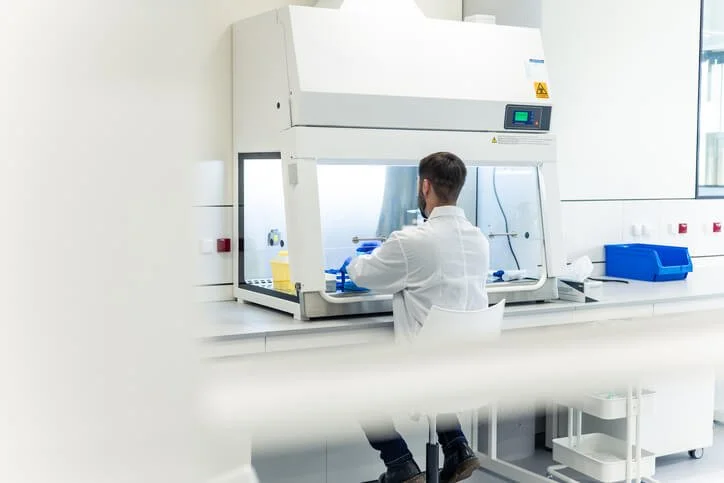 AGG-Clean-Work-Stations-3