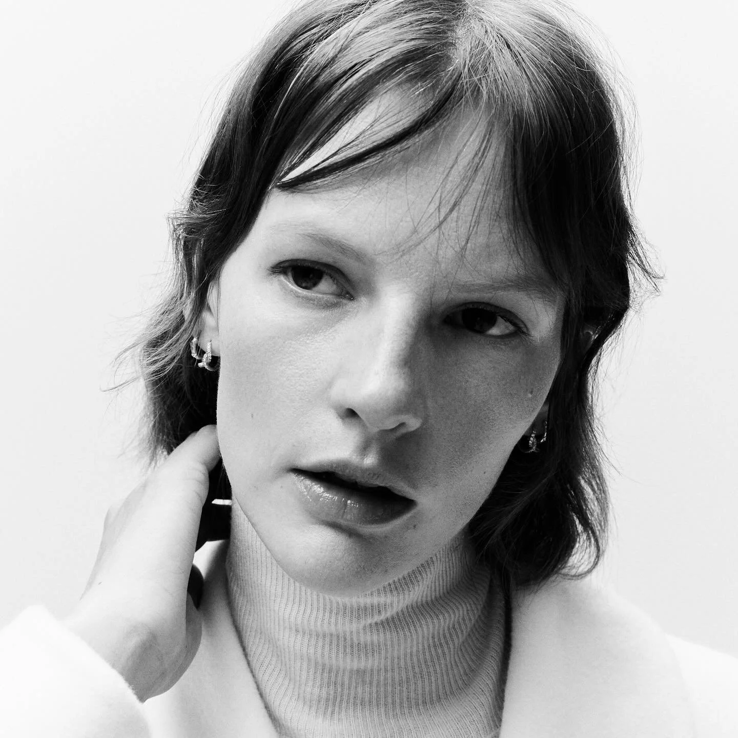 Sara x @fabianafilippi 
Casting by me 

@keirlaird 
@donatellamusco 
@cosettagiorgetti 
@marcobracahair 
@paolo_santosuosso 
@socialriseofficial @blackfrogproduction 
@whynotmodels