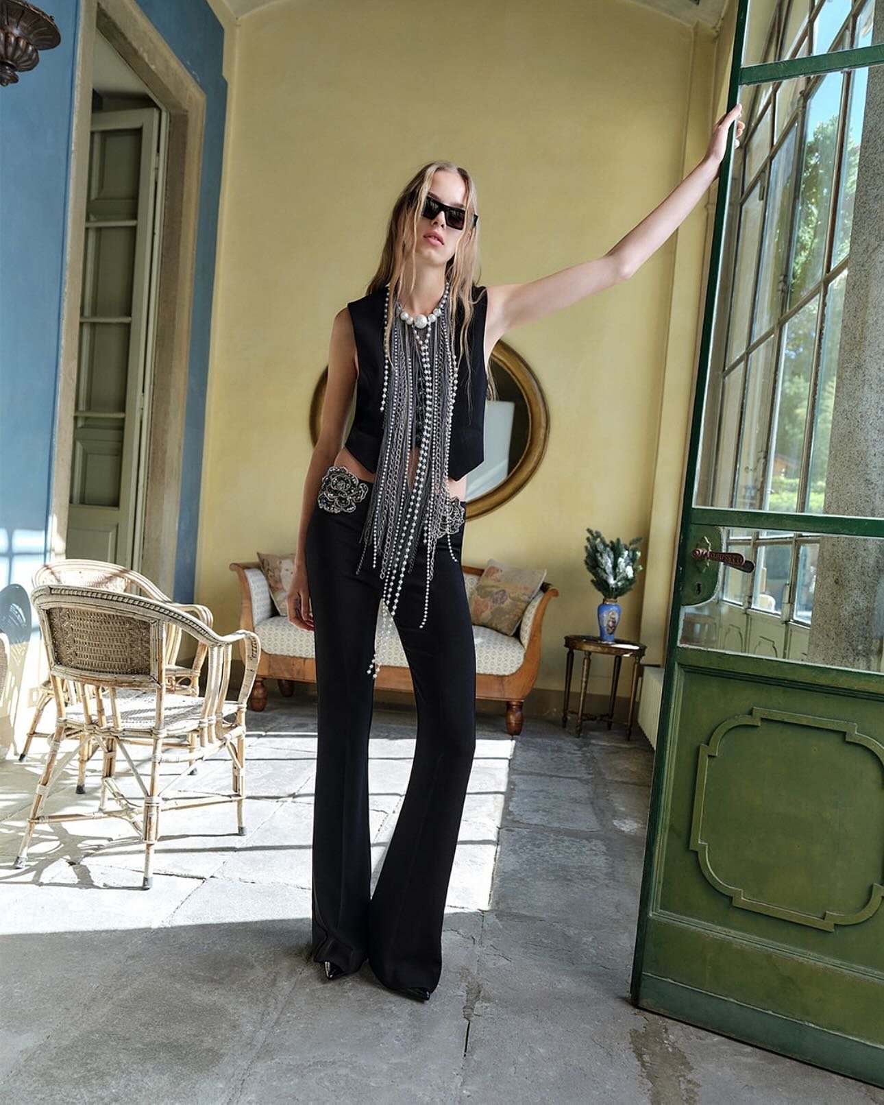 Merry Xmess 
@pinkoofficial 

Casting by me 
Ass @matilde_dellacasa 

Production @squaloproduzioni 
Ph @brendanfreemanphoto @atomomanagement 
Digital @mattioli.gaia @django_management 
1st light Ass @steschio @django_management 
2nd light Ass @_____t