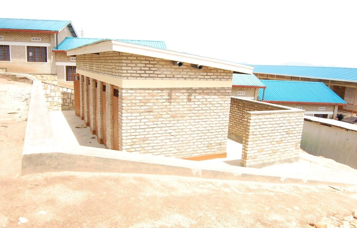 2013-04_latrines.jpg