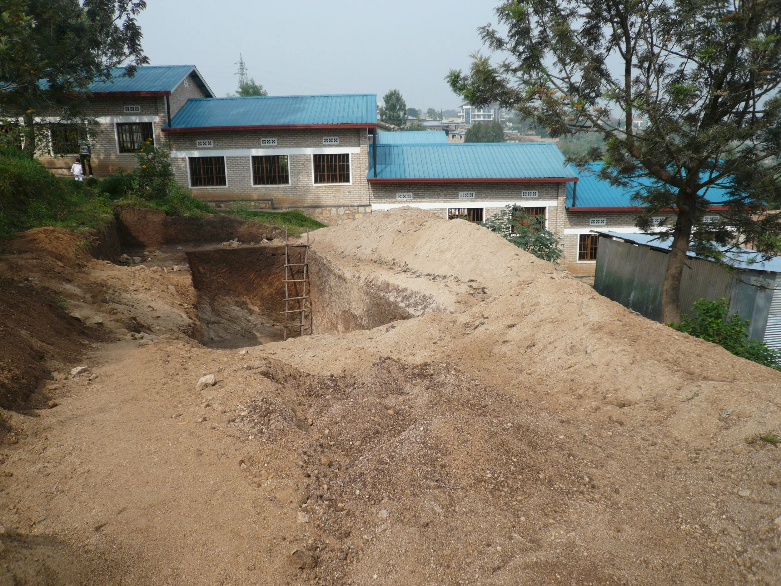 2012-01-latrines_primaire02.JPG