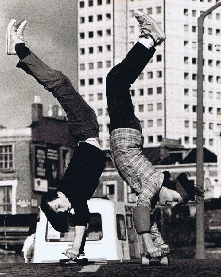 Skateboarding, Westbourne Grove. 1980s. c Ron Reid Archive⠀
.⠀⠀⠀⠀⠀⠀⠀⠀⠀
.⠀⠀⠀⠀⠀⠀⠀⠀⠀
.⠀⠀⠀⠀⠀⠀⠀⠀⠀
.⠀⠀⠀⠀⠀⠀⠀⠀⠀
#London #RonReid #Counterculture #Photographer  #photography #camera #photographyoftheday #70s #80s #film #celluloid #camerapress #nickyakehurst #