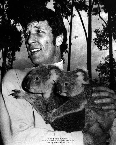 Tom Jones c Ron Reid Archive⠀⠀⠀⠀⠀⠀⠀⠀⠀⠀
.⠀⠀⠀⠀⠀⠀⠀⠀⠀
.⠀⠀⠀⠀⠀⠀⠀⠀⠀
.⠀⠀⠀⠀⠀⠀⠀⠀⠀
.⠀⠀⠀⠀⠀⠀⠀⠀⠀
#London #RonReid #Counterculture #Photographer  #photography #camera #photographyoftheday #70s #80s #film #celluloid #camerapress #nickyakehurst #blackandwhite #photog