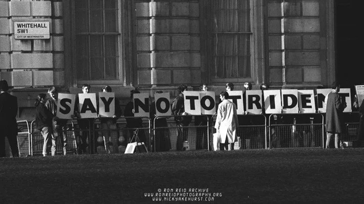 Protestors, 1970s. c Ron Reid Archive⠀⠀⠀⠀⠀⠀⠀⠀⠀
.⠀⠀⠀⠀⠀⠀⠀⠀⠀
.⠀⠀⠀⠀⠀⠀⠀⠀⠀
.⠀⠀⠀⠀⠀⠀⠀⠀⠀
.⠀⠀⠀⠀⠀⠀⠀⠀⠀
#London #RonReid #Counterculture #Photographer  #photography #camera #photographyoftheday #70s #80s #film #celluloid #camerapress #nickyakehurst #blackandwhite