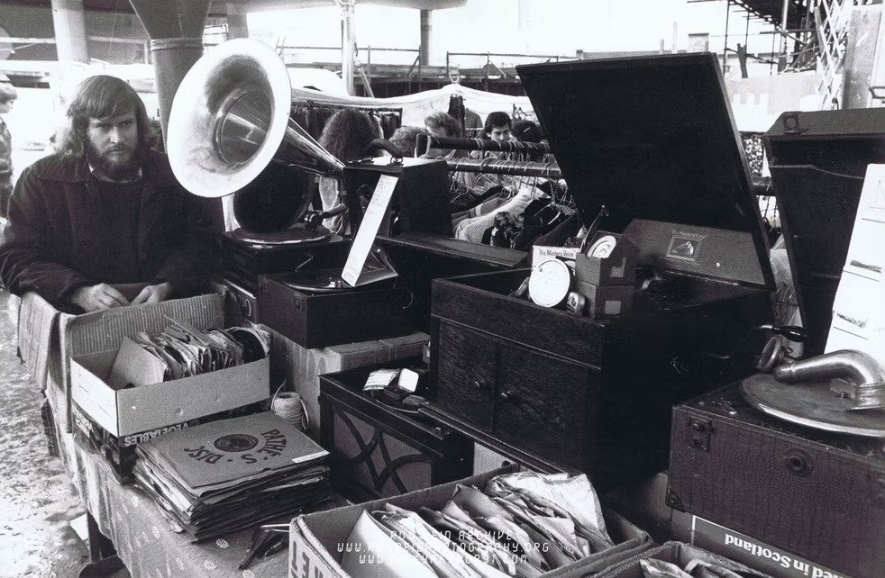 Gramaphone stall Portobello Market.jpg