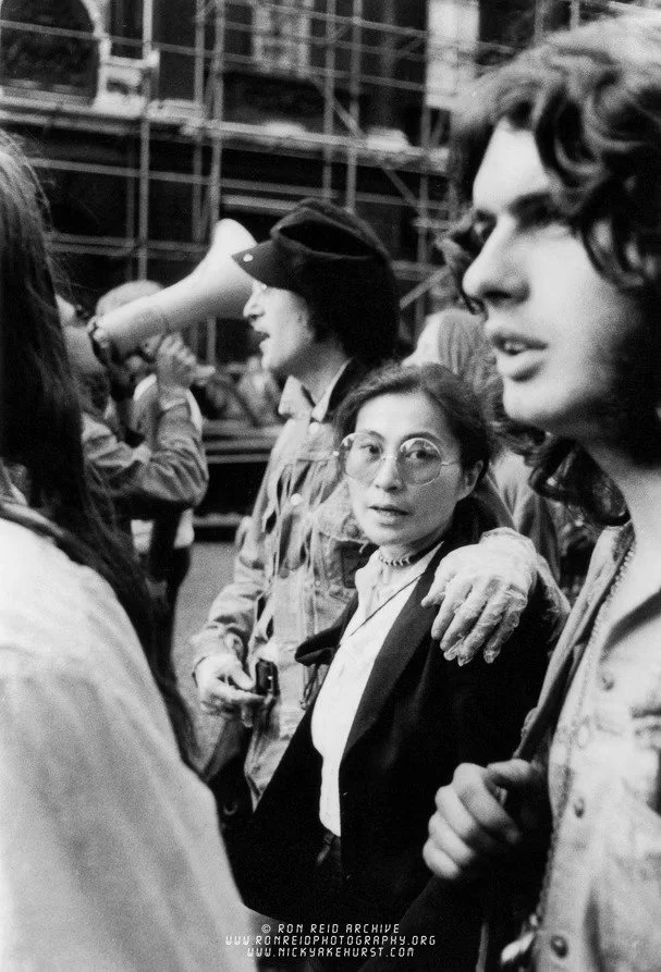John Lennon and Yoko Ono at Oz Trial protest 1971.jpg