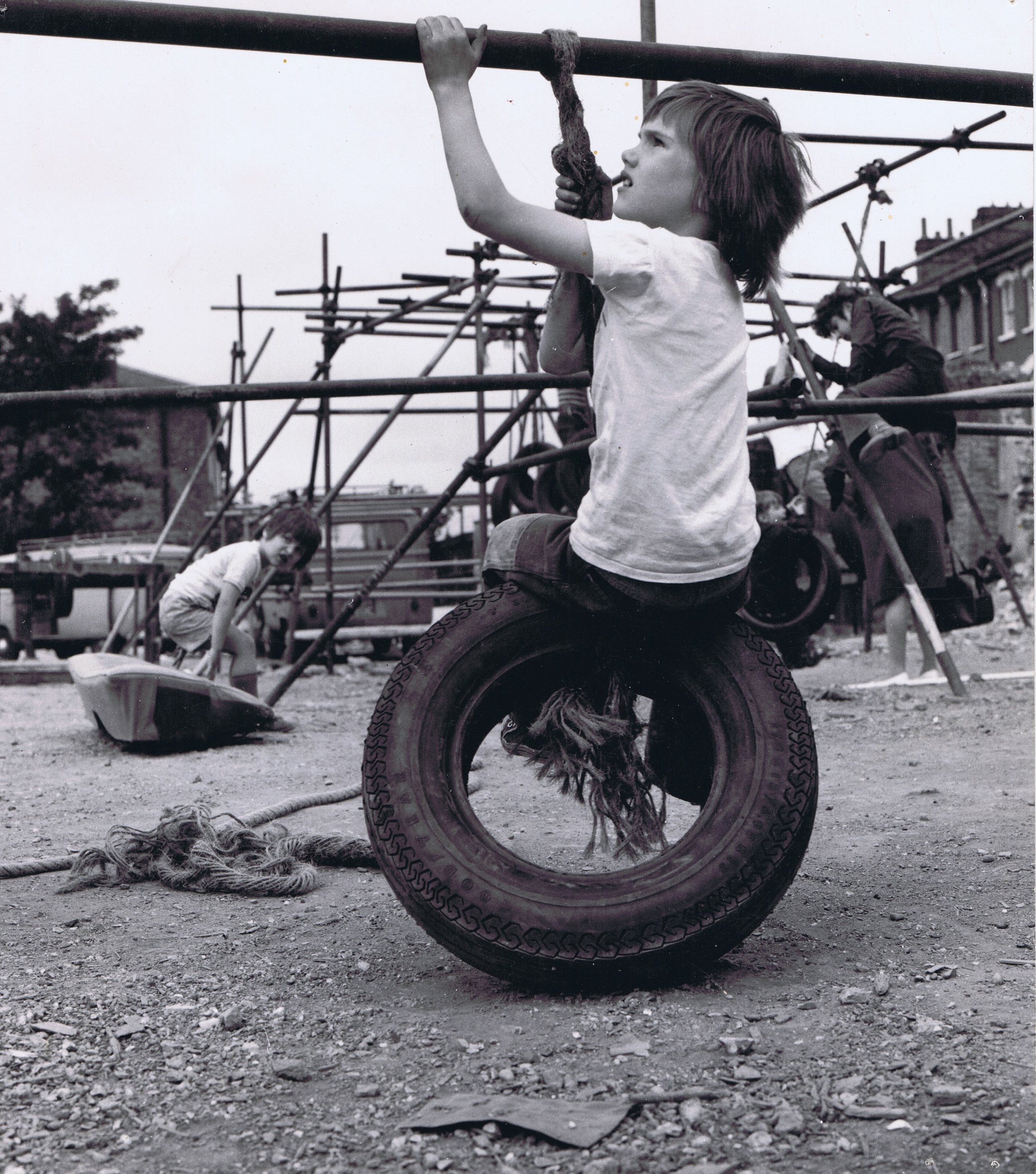 Kid at play, Nottinghill 2.jpg