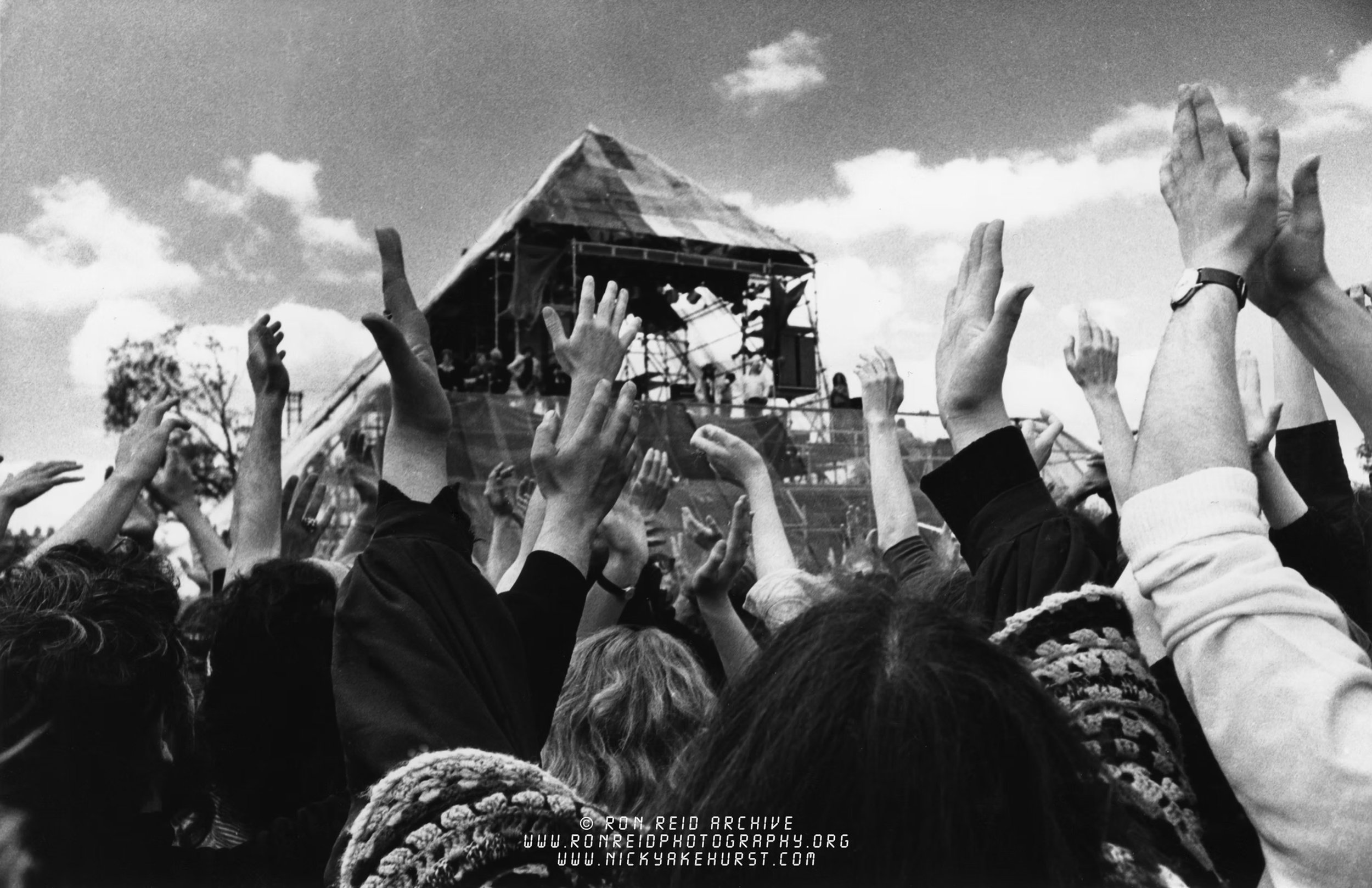 Glastonbury pyramid stage crowd.jpg