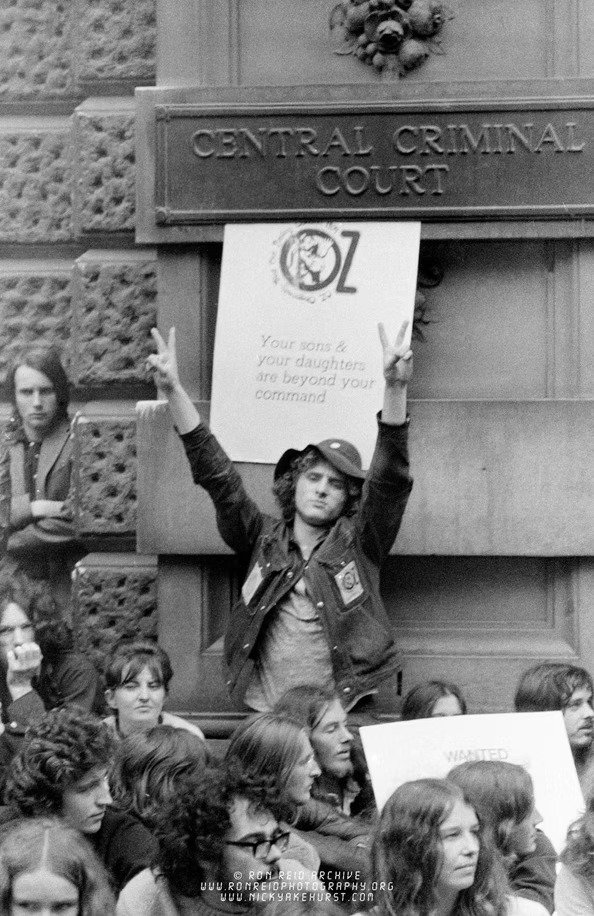 Peace sign protester at Oz Trial 1971.jpg