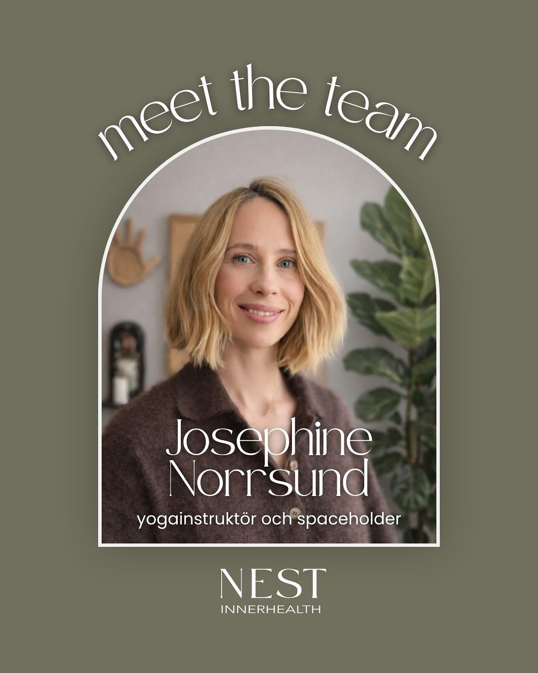&bull;MEET THE TEAM&bull;

Det h&auml;r &auml;r Josephine @josephinenorrsund 🤍

Som spaceholder hos oss guidar hon genom yoga med fokus p&aring; kroppens visdom, cykliskt levande och nervsystemsreglering.

Med sin f&ouml;rm&aring;ga att skapa trygga