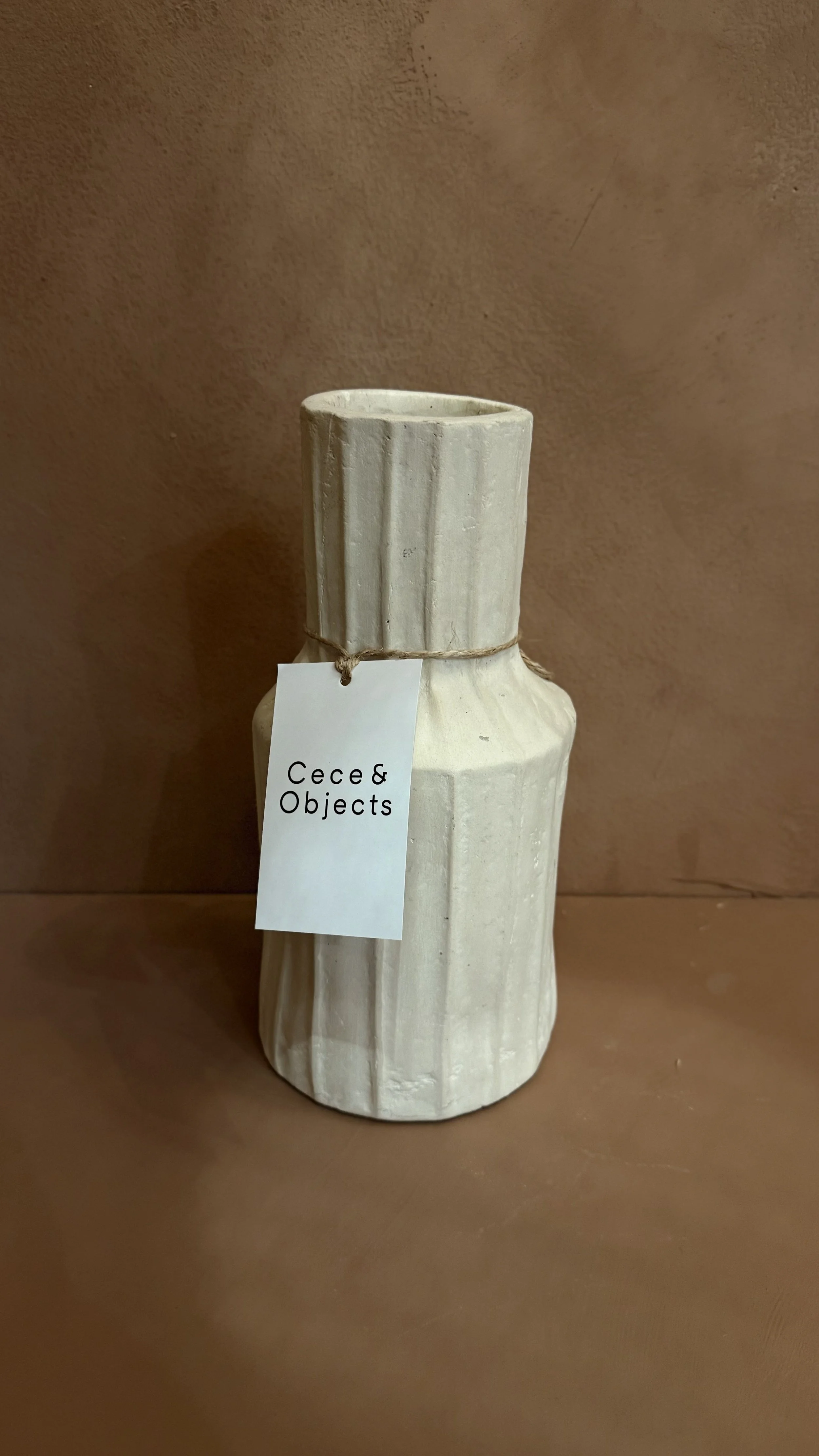 Vas off white 25cm hög