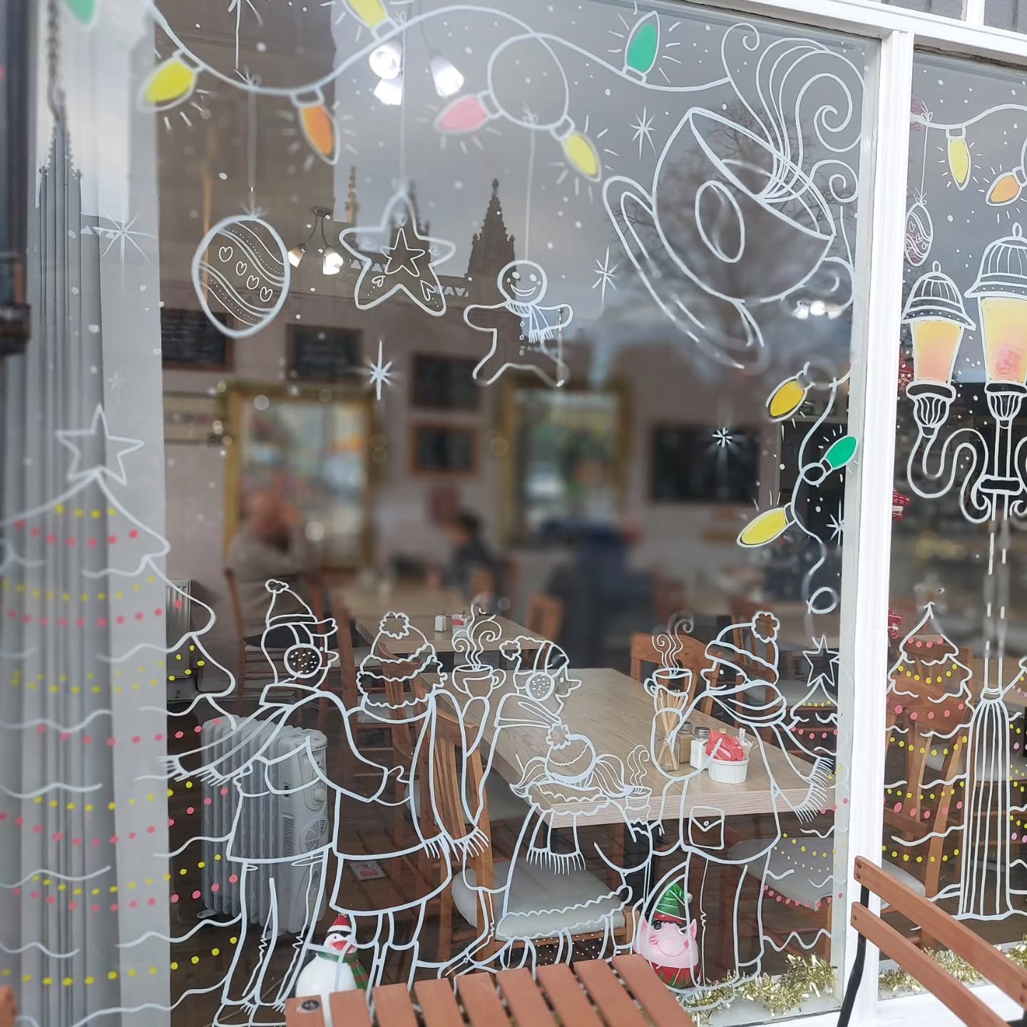 ✨ WinterLight Festival Ready! ✨

We&rsquo;re excited to share the finished window artwork at Market Square Caf&eacute; &amp; Restaurant, created especially for the upcoming WinterLight Festival in Sleaford ❄️✨

A huge thank you to Mel for her incredi