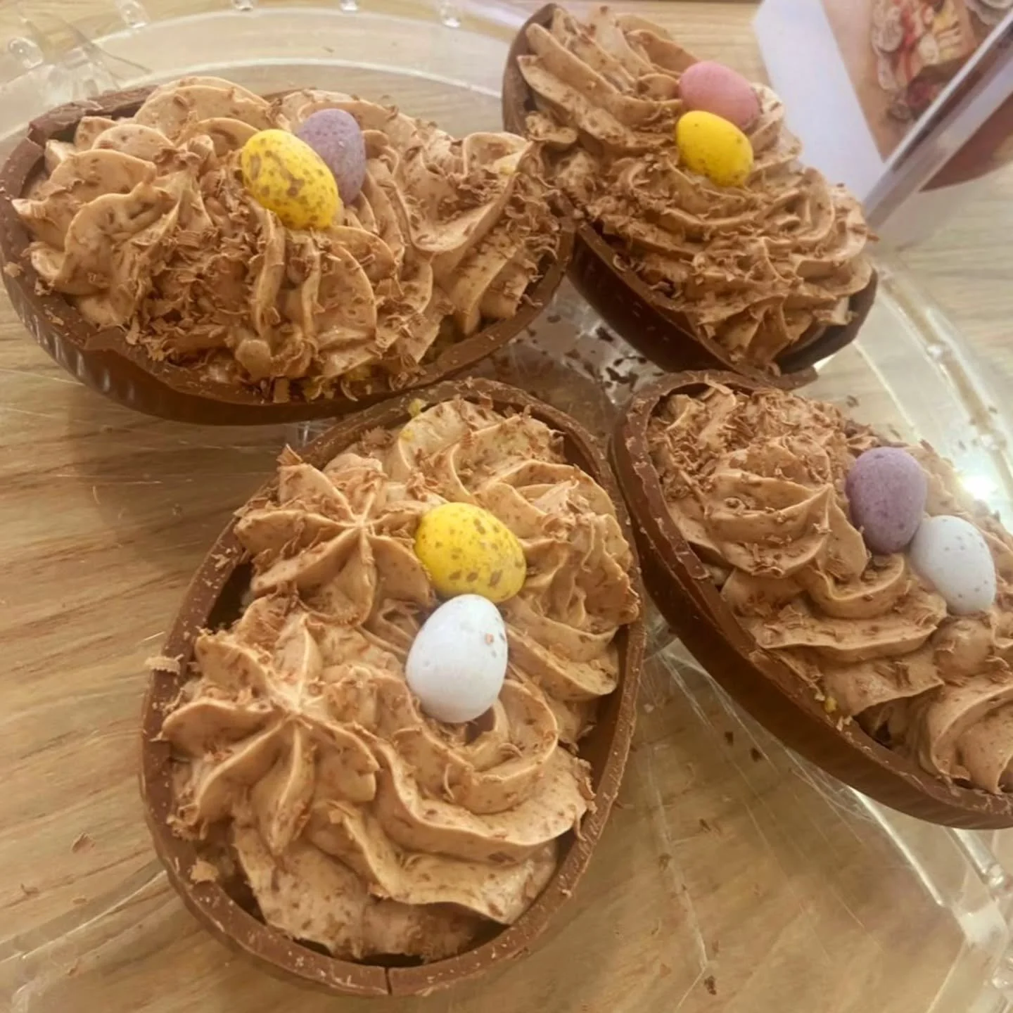 🐣🍫 Easter Egg Chocolate Cheesecake &mdash; &pound;4.95
Milk chocolate egg halves filled with creamy chocolate cheesecake and topped with mini eggs.
Limited batches daily &mdash; once they&rsquo;re gone, they&rsquo;re gone.
📍 Market Square Caf&eacu