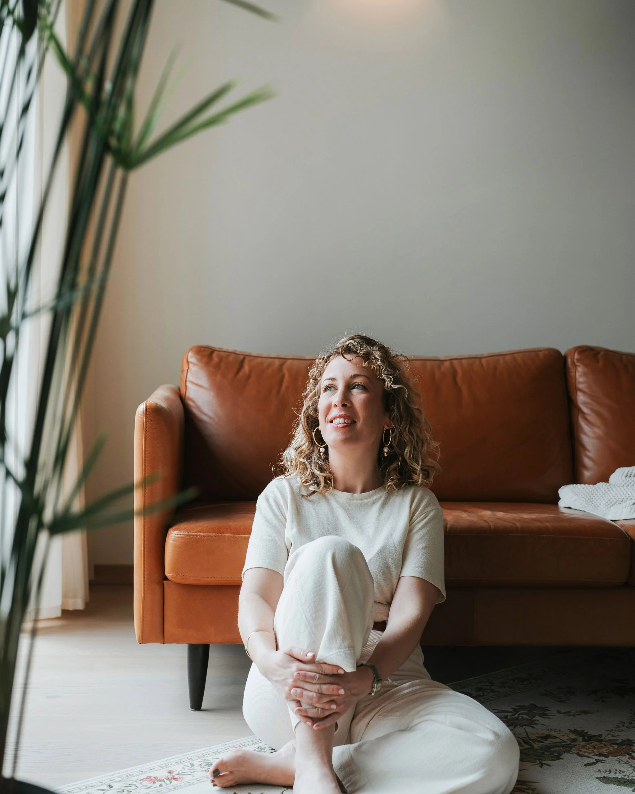 Portrait ophélie facialiste spécialisée massages du visage, kobido...