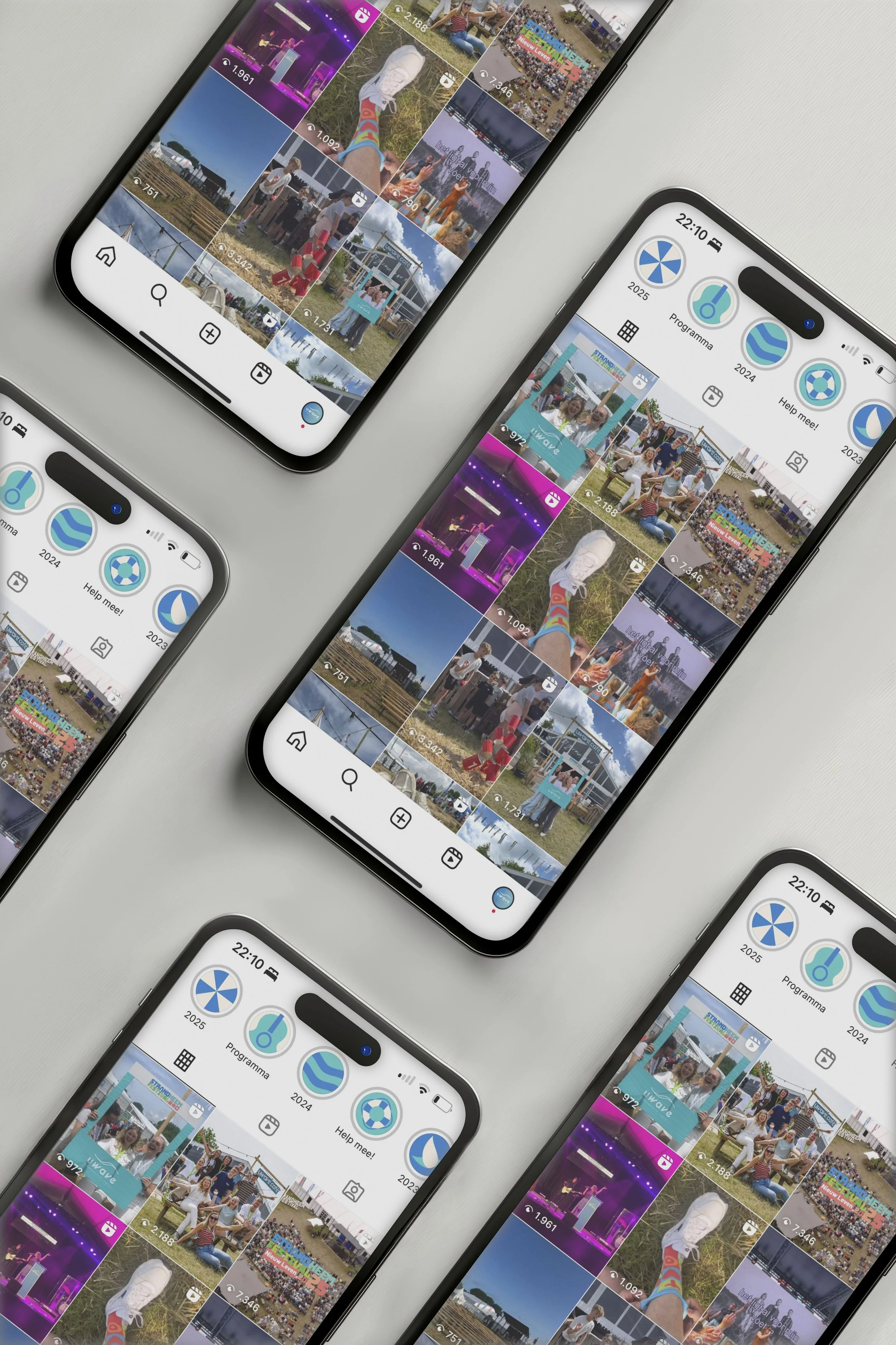 Mock up telefoons - uwave social.jpg