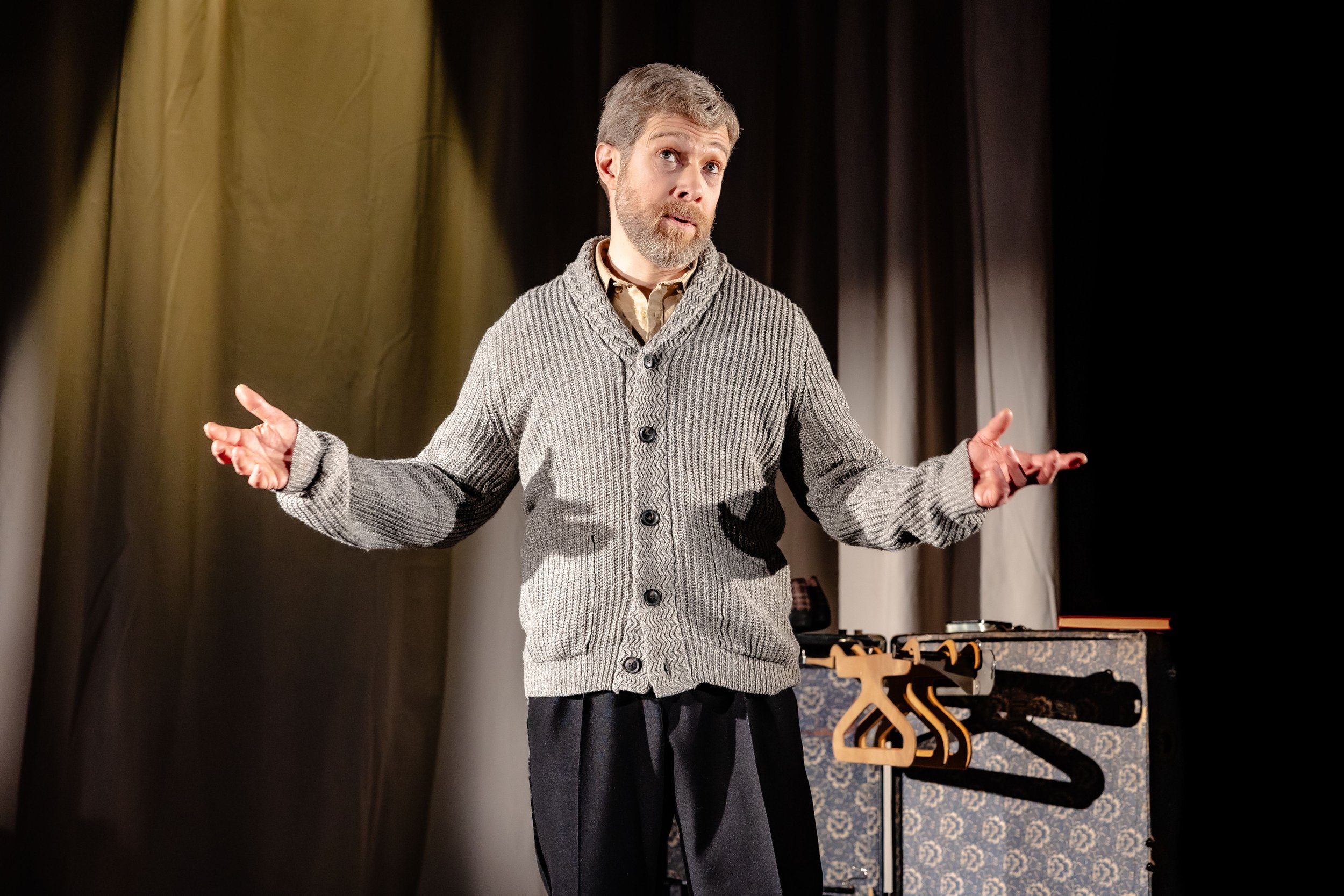 Two Halves of Guinness, Zeb Soanes