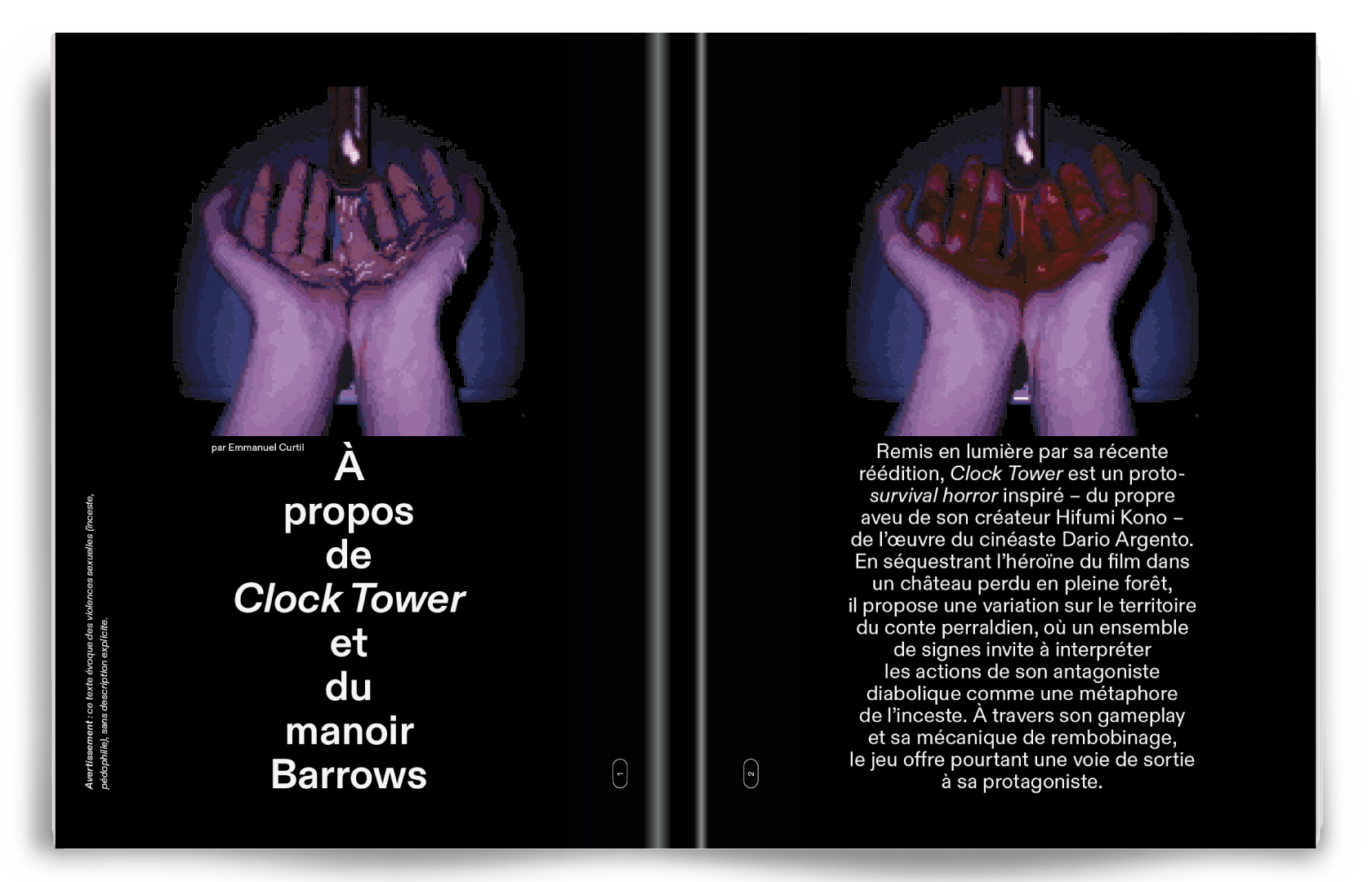 Page d'introduction d'un livre ou d'un magazine avec une image d'une main tenant une horloge ou un mécanisme en haut, texte en français expliquant le contexte du film Clock Tower, avec plusieurs paragraphes et un avertissement en texte vertical en bas à gauche.