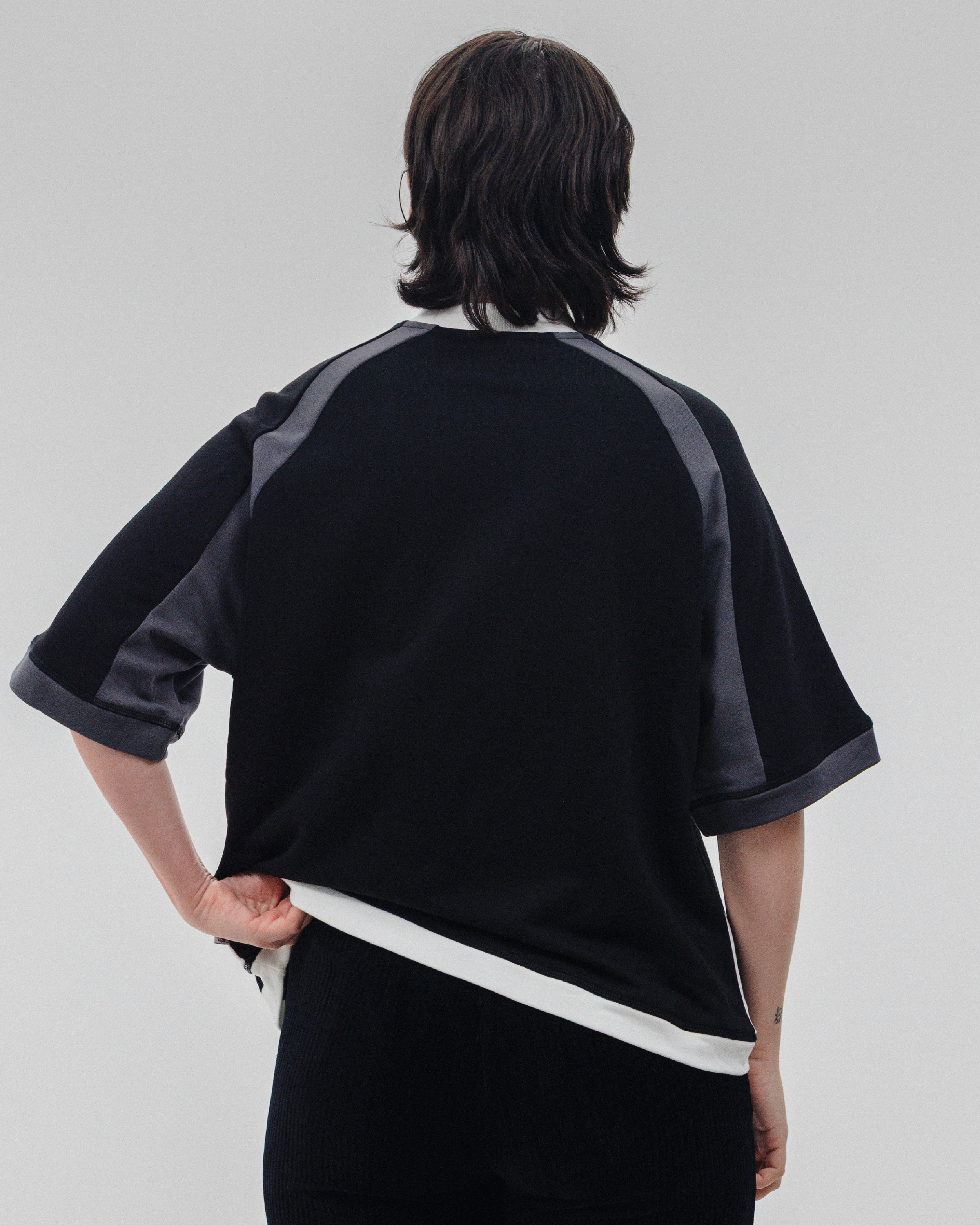 black raglan 3.webp