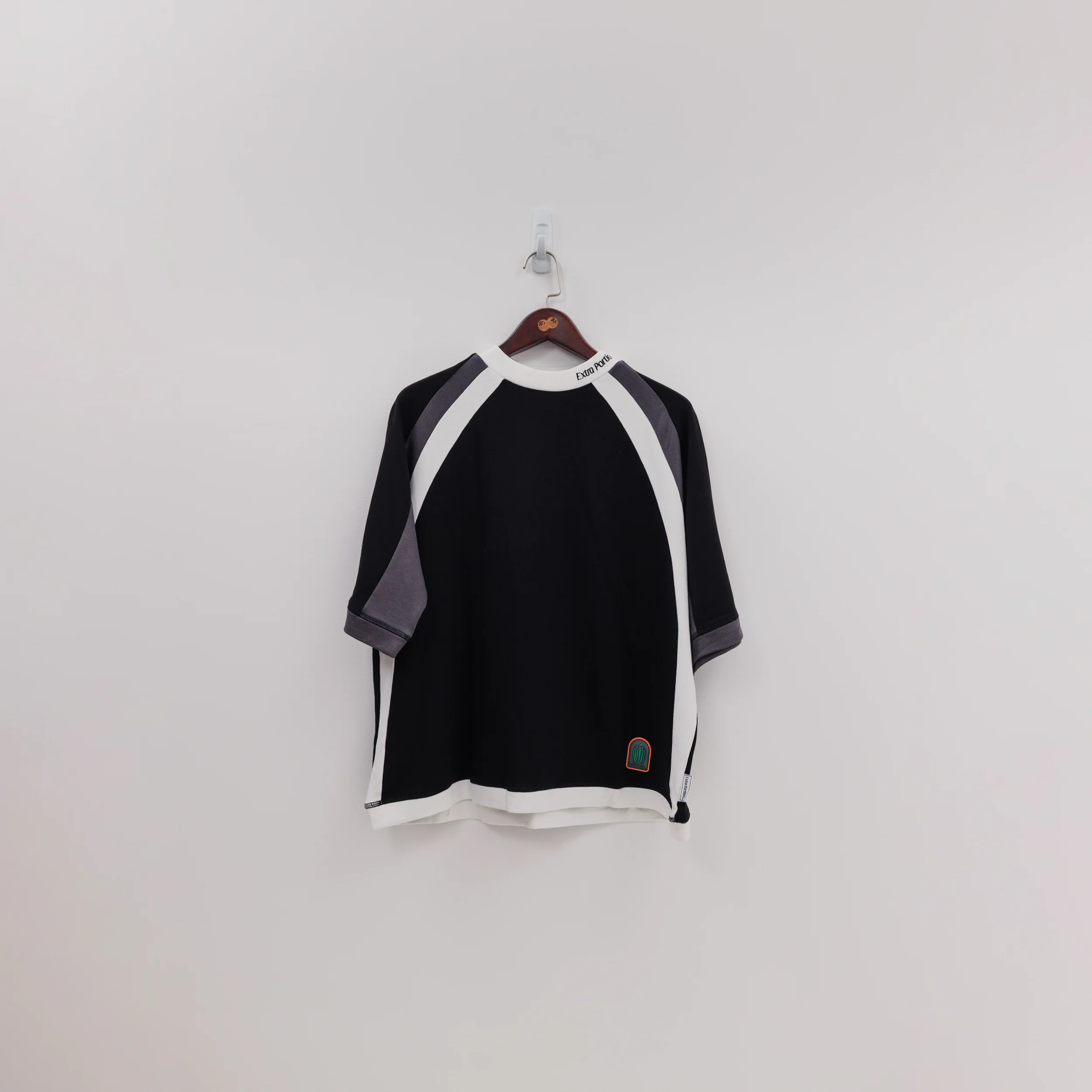 Neo Raglan - Black