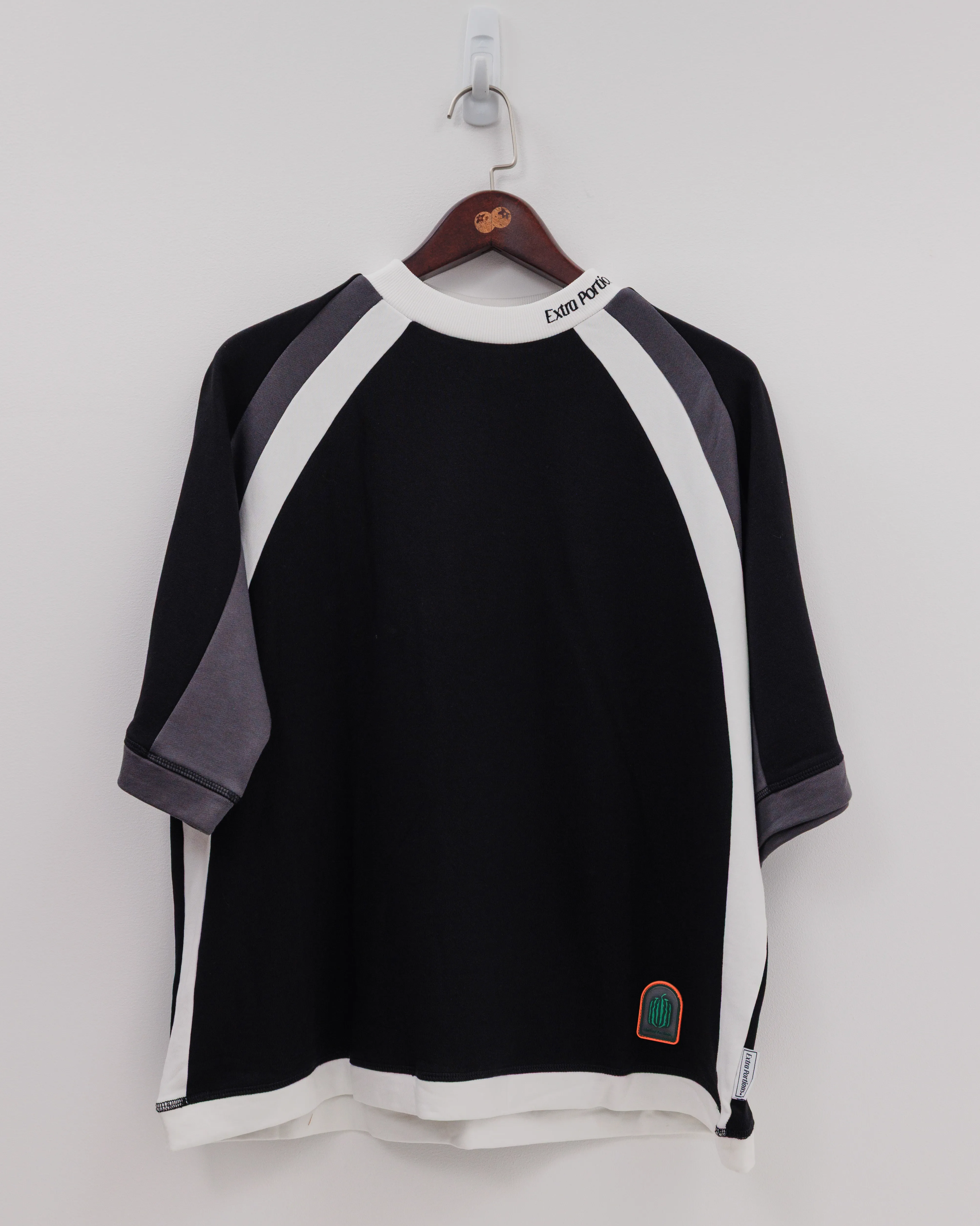 black raglan 5.webp