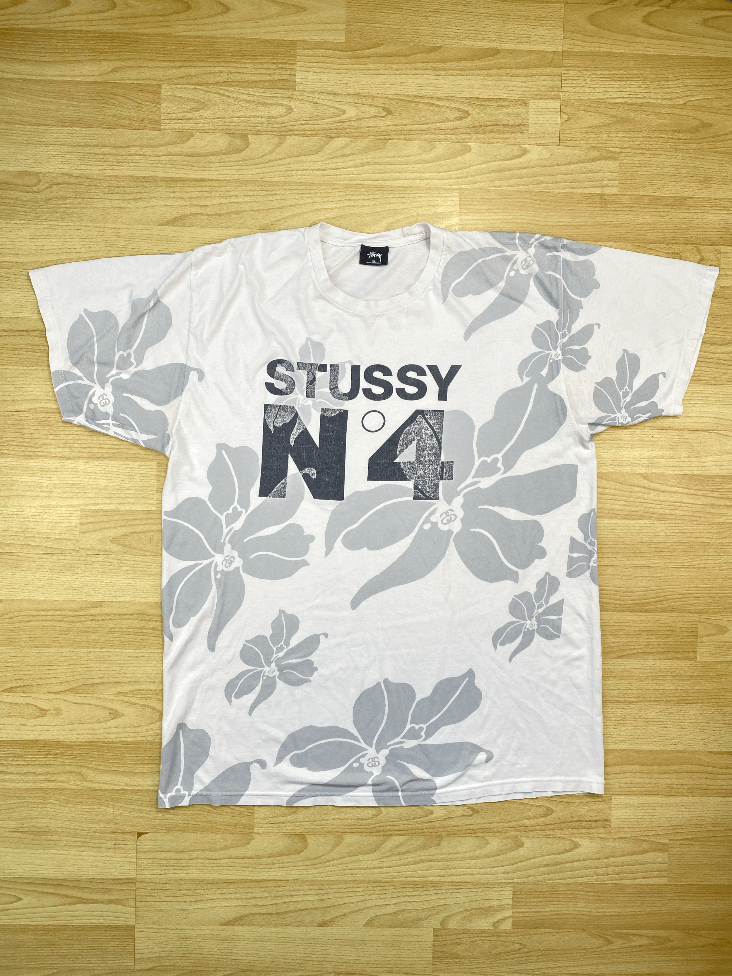 Stüssy t-shirt  Hibiscus print