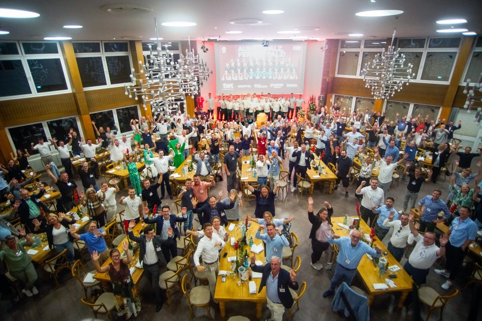 Gemeinsam für die Region: VSZ Rechtsanwälte bei der Teampräsentation der Eulen Ludwigshafen