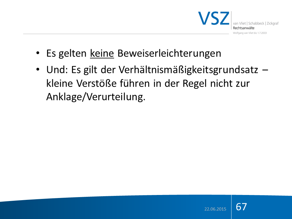 Folie mit rechtlichen Hinweisen, blauer Rand am unteren Rand, Datum 22.06.2015, Seitenzahl 67, VSZ-Logo, Text in deutscher Sprache.