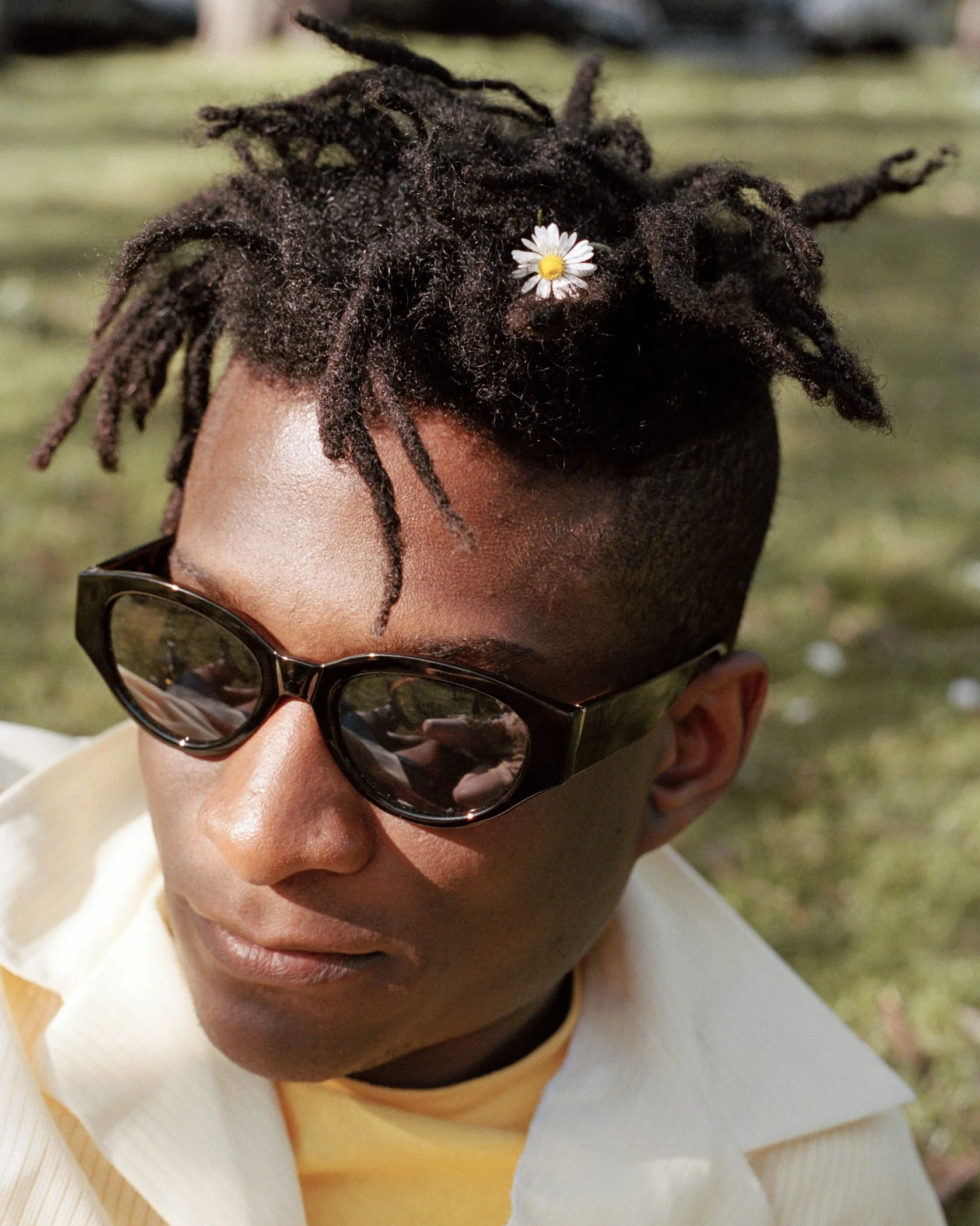 Kadeem-with-a-flower-in-his-hair.jpg