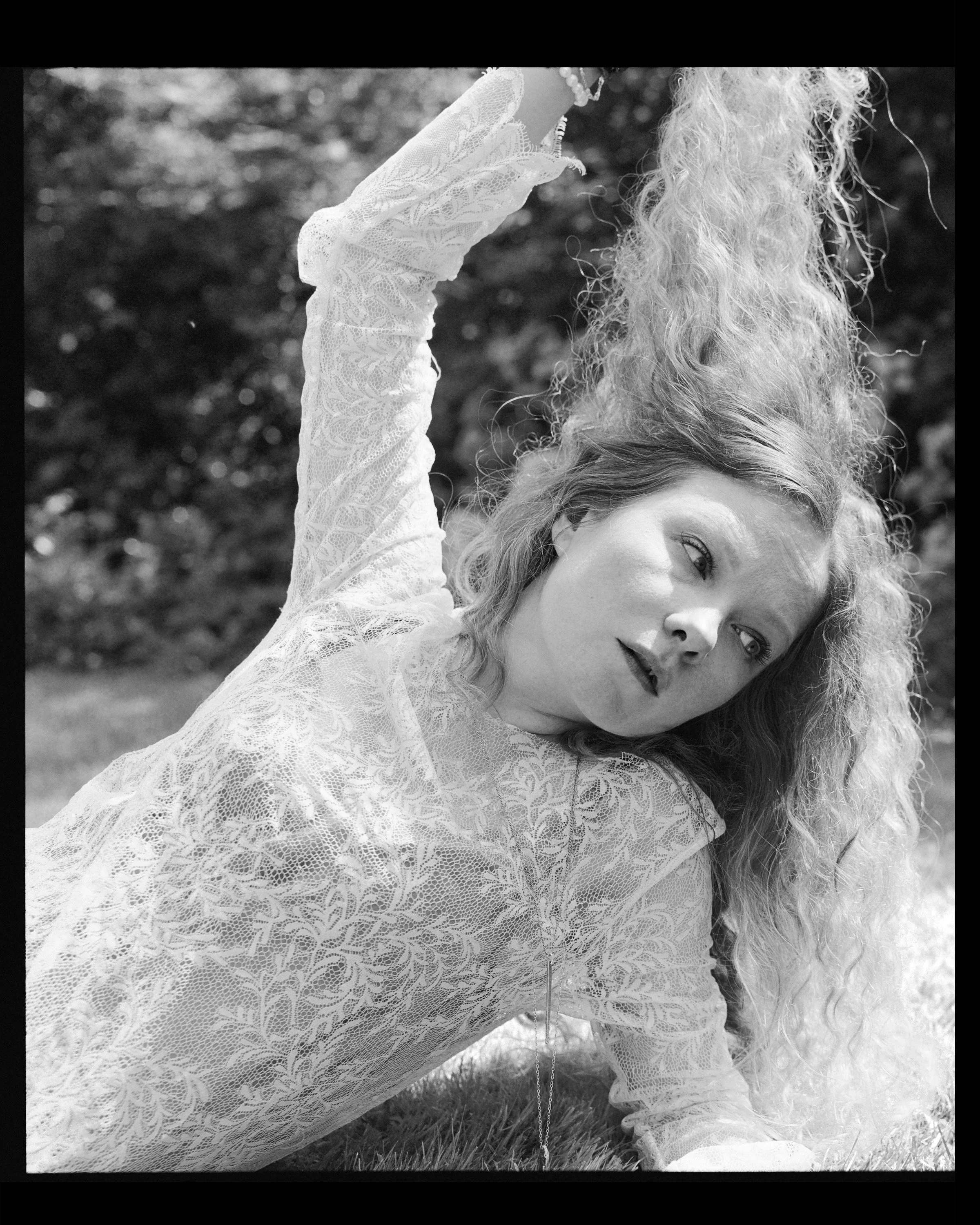 beautiful anya 05 b&w.jpg