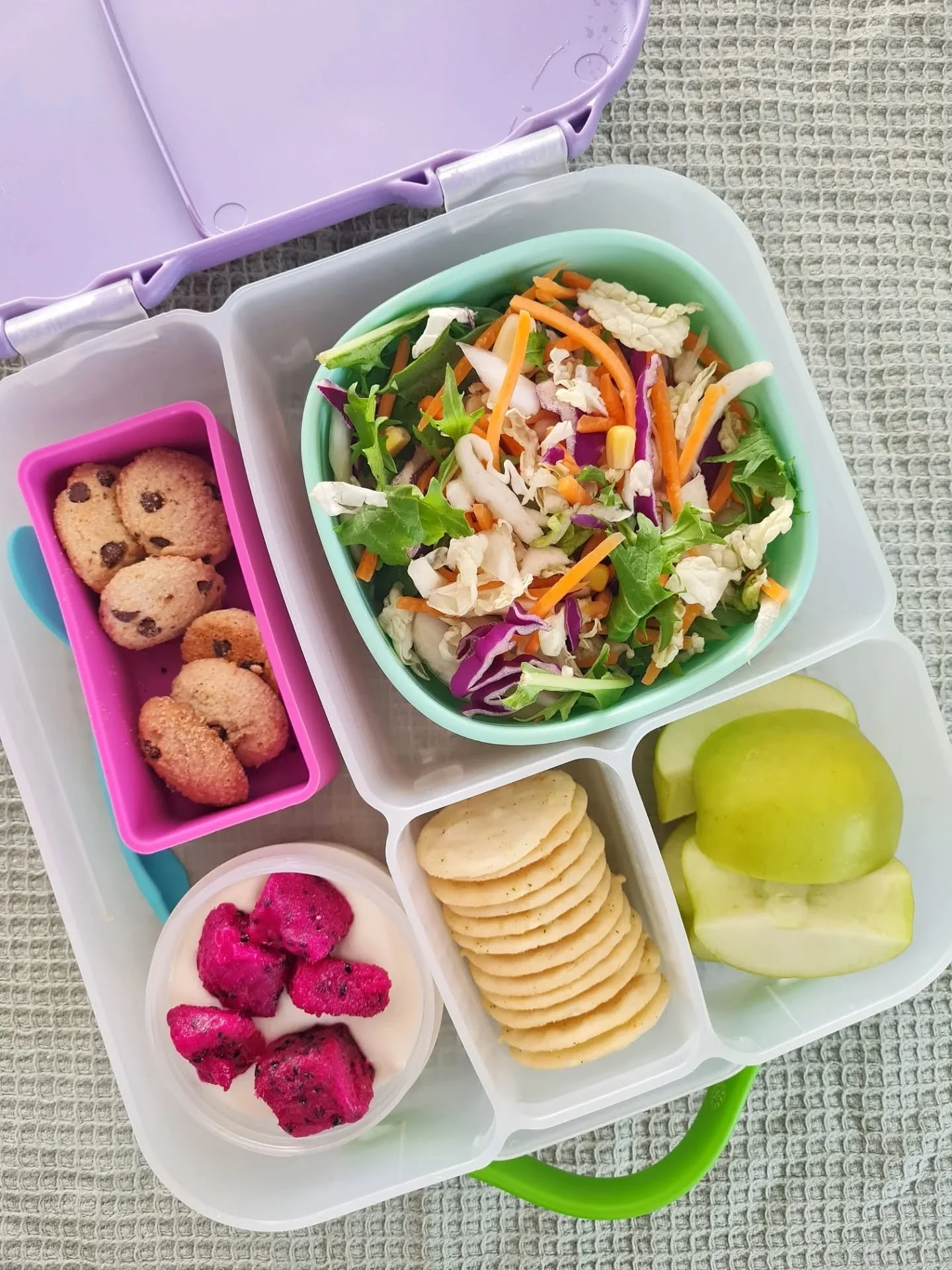 What we packed this week 👉🏻

#lunchboxinspo #lunchboxideas #mummamakeslunch #healthylunch #healthylunchbox #bbox #bboxlunchbox
#bboxlunchideas #bentobox #bentoboxlunch
#preplunch #schoollunch #highschoollunch #schoollunchboxideas #toddlermeals
#eas
