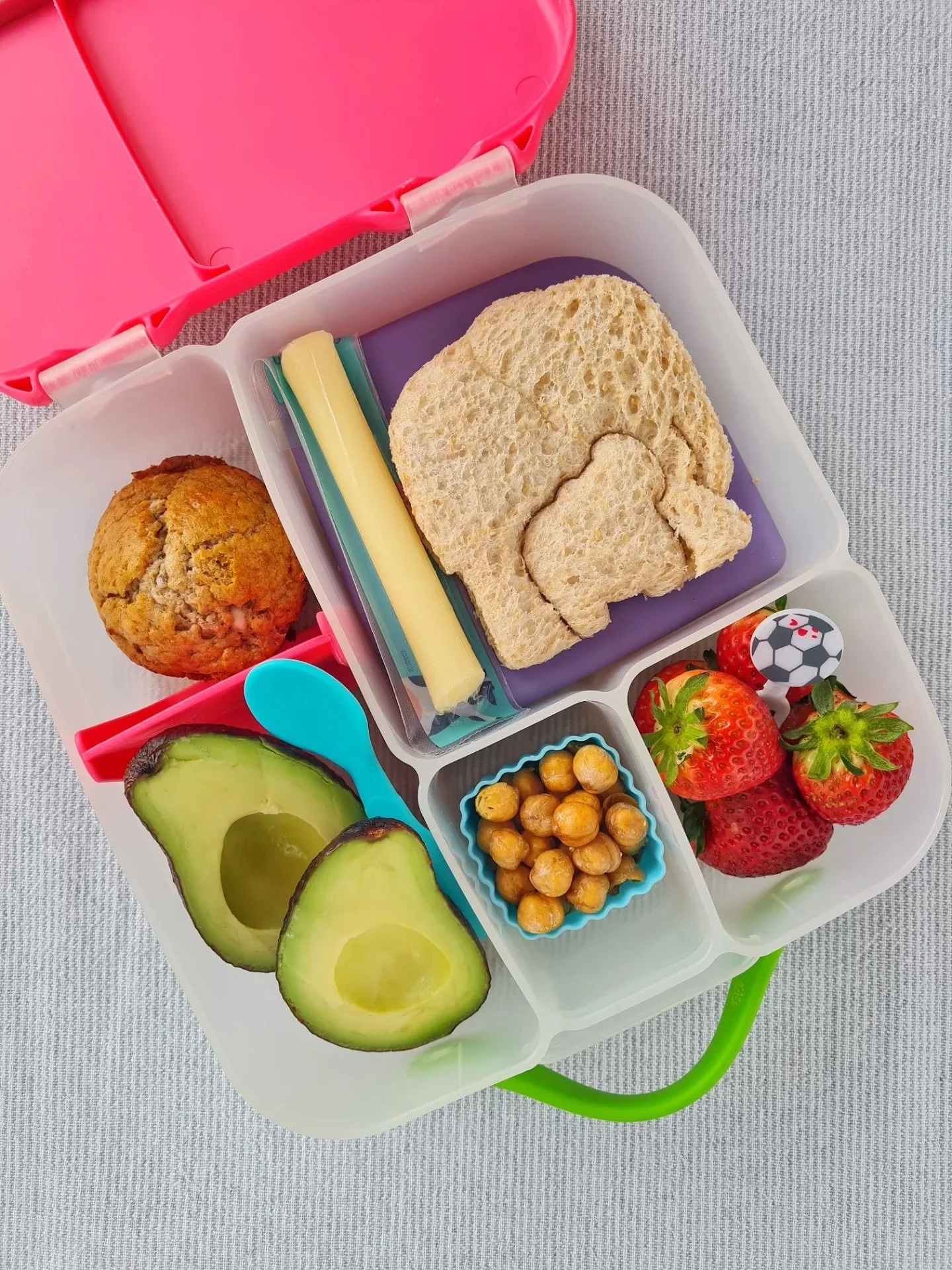 What we packed this week 👉🏻

#lunchboxinspo #lunchboxideas #mummamakeslunch #healthylunch #healthylunchbox #bbox #bboxlunchbox
#bboxlunchideas #bentobox #bentoboxlunch
#preplunch #schoollunch #highschoollunch #schoollunchboxideas #toddlermeals
#eas