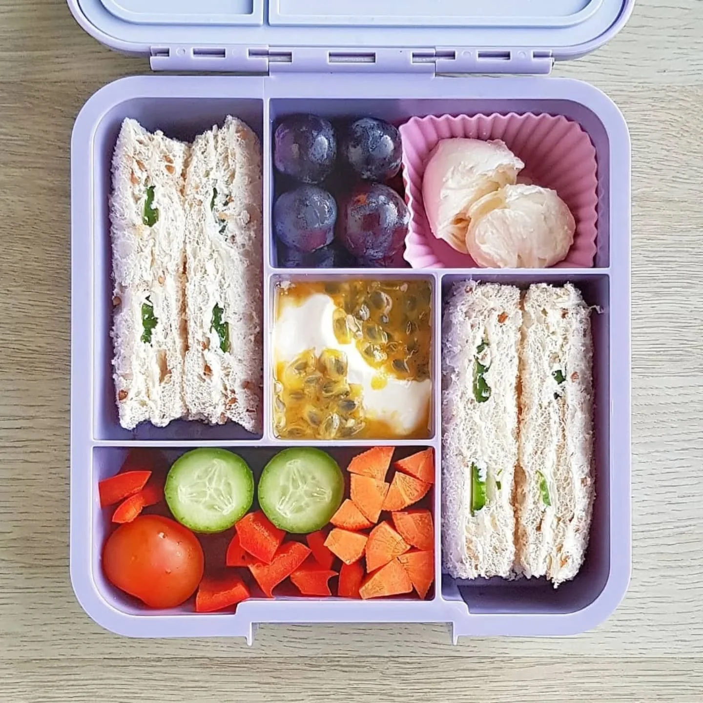 There's just something so satisfying seeing lunch that fits perfectly in the lunchbox! 😍 And look at all those fresh colours! 🌈

#lunchboxinspo