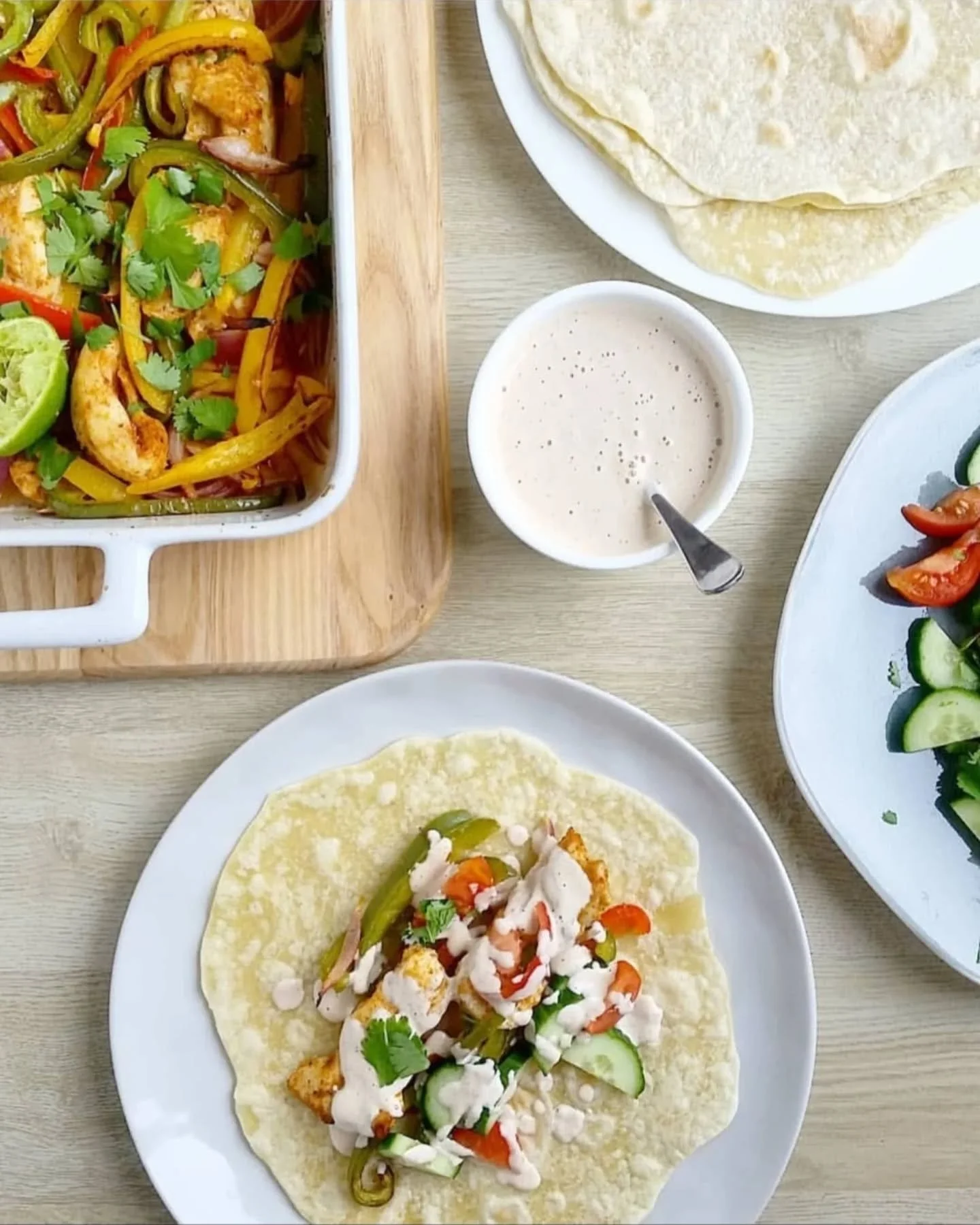 Chicken fajitas never disappoint! 😍🌯🌶

Recipe below 👇🏻

If your kids are not big fans on spice you can reduce the chilli and smoked paprika.

Thinly slice a red onion, red, yellow and green capsicum and place in oven dish or tray.
Cut 2-3 large 