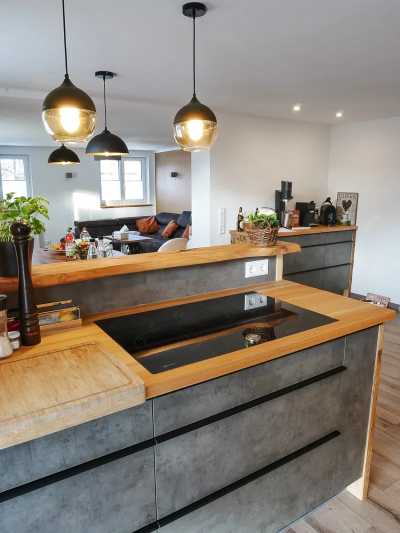 Küche Nr. 1: Wo Beton auf Altholz trifft – und Kaffee zum Erlebnis wird