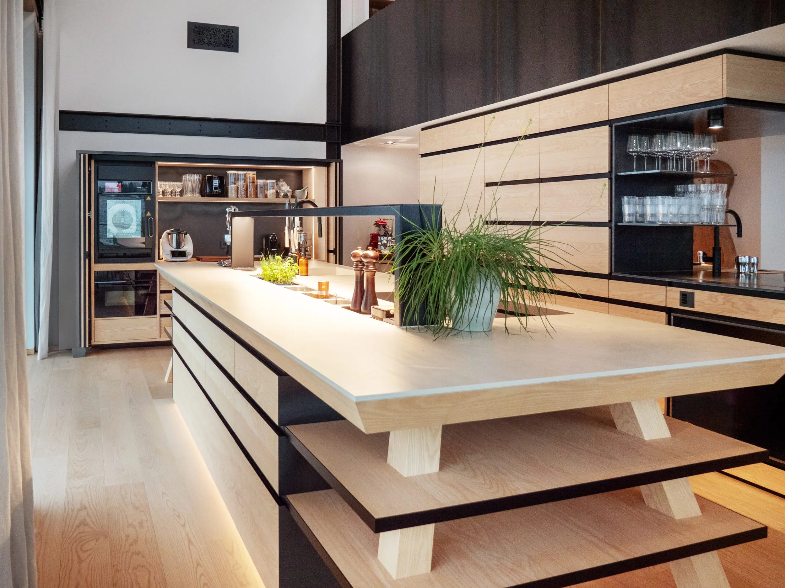 KÜCHE DORIS: ESCHE TRIFFT INDIVIDUALITÄT